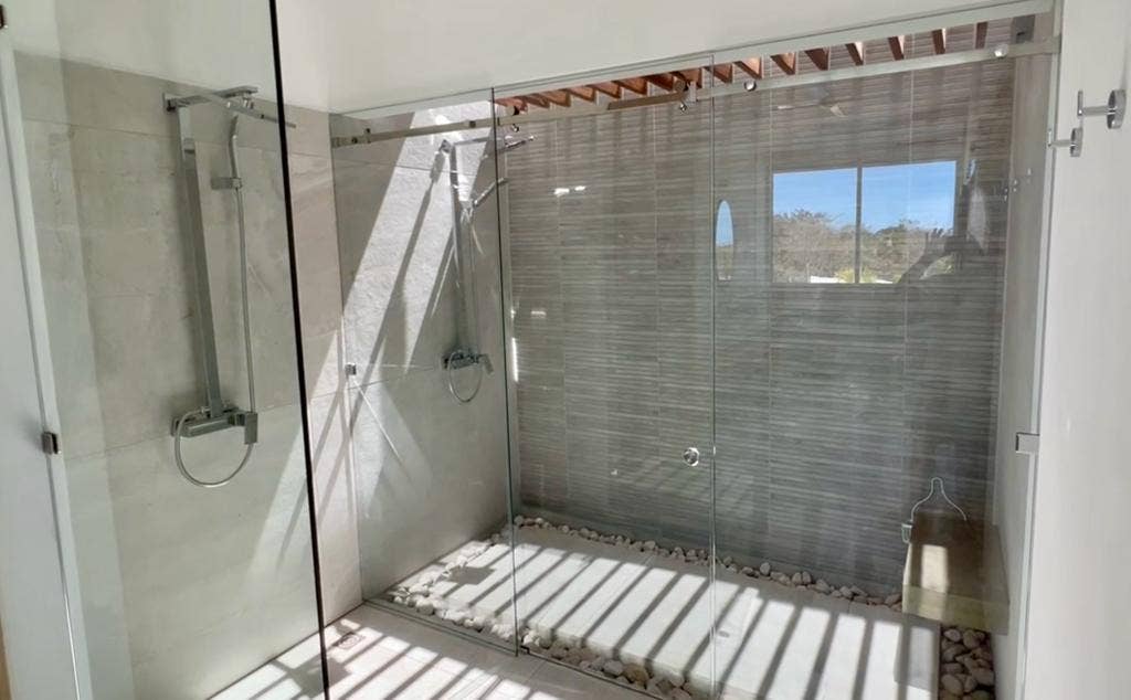 5 bedroom modern home, #C4 — photo 11 of 17