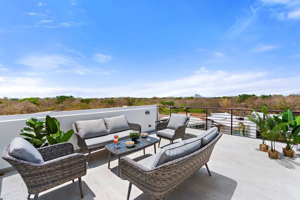 5 bedroom modern home, #C4 — photo 13 of 17