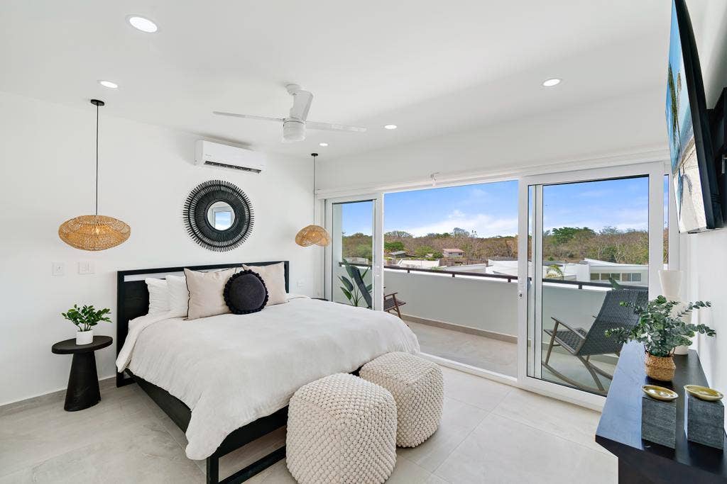 5 bedroom modern home, #C4 — photo 9 of 17