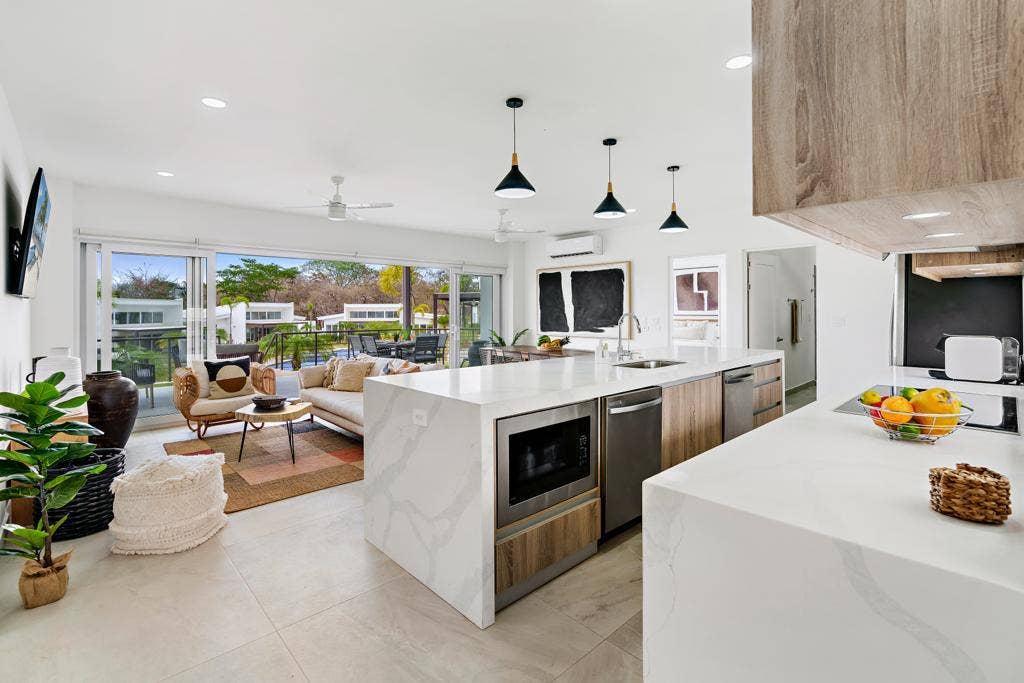 5 bedroom modern home, #C4 — photo 2 of 17