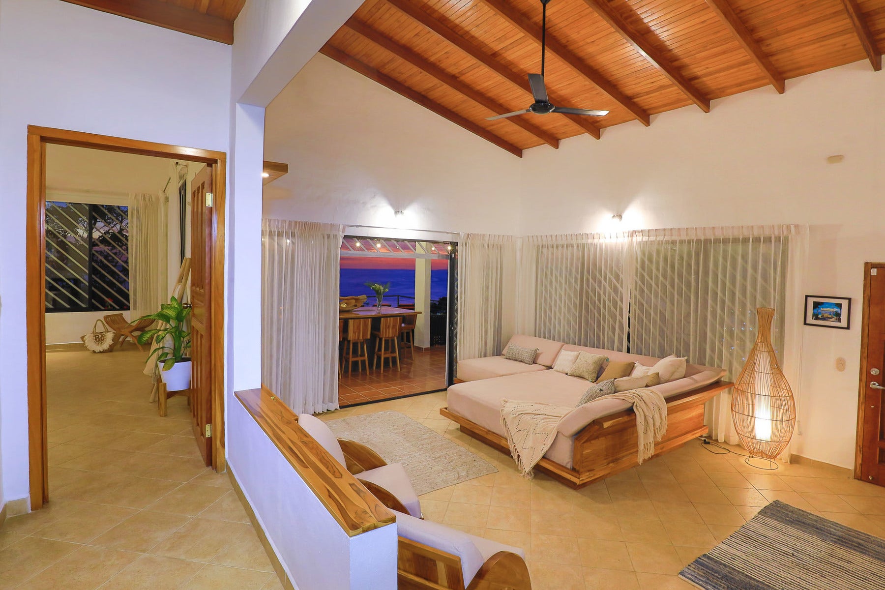 Casa Mono Montaña Pajaro Azul — photo 9 of 19