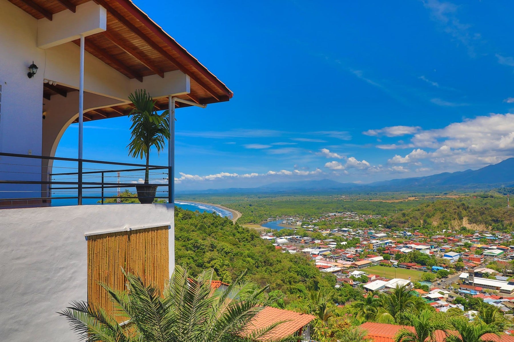 Casa Mono Montaña Pajaro Azul — photo 11 of 19
