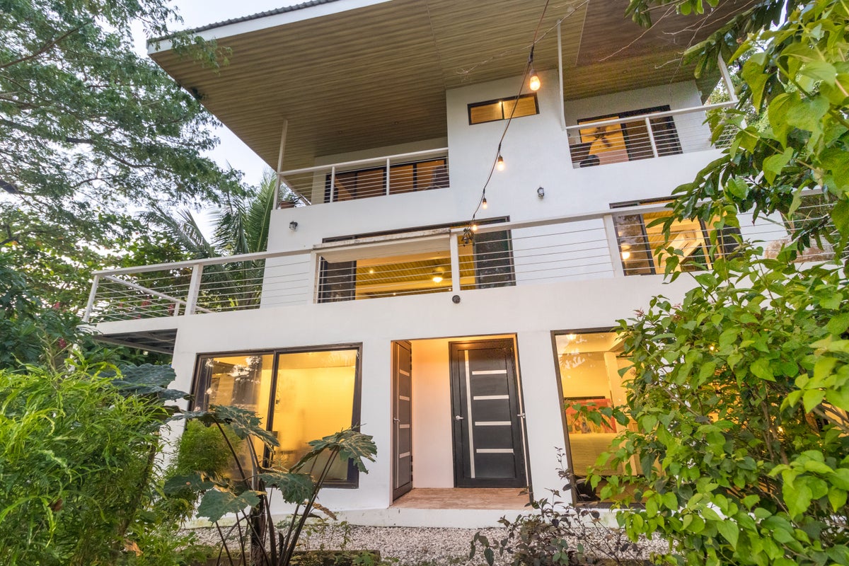 Five Bedroom House With a Large Green Area in Santiago Playa Hermosa — photo 4 of 18