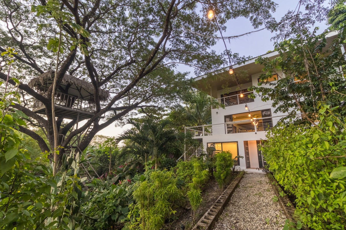 Five Bedroom House With A Large Green Area In Santiago Playa Hermosa, Santiago, Santa Teresa, Cobano, Puntarenas, Puntarenas, Costa Rica 60111, Santiago