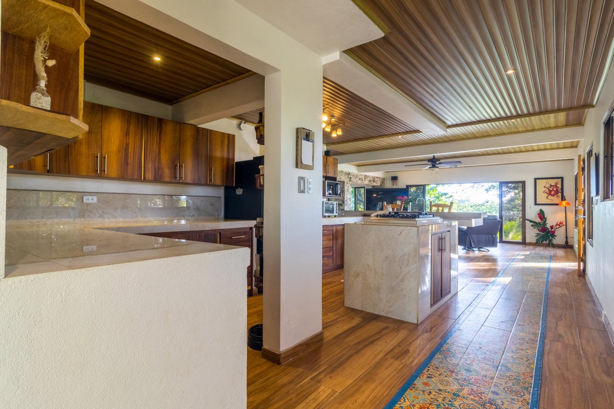 Five Bedroom House With a Large Green Area in Santiago Playa Hermosa — photo 3 of 18