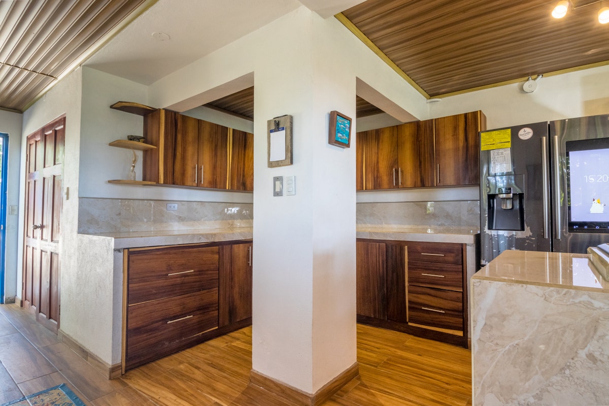 Five Bedroom House With a Large Green Area in Santiago Playa Hermosa — photo 7 of 18