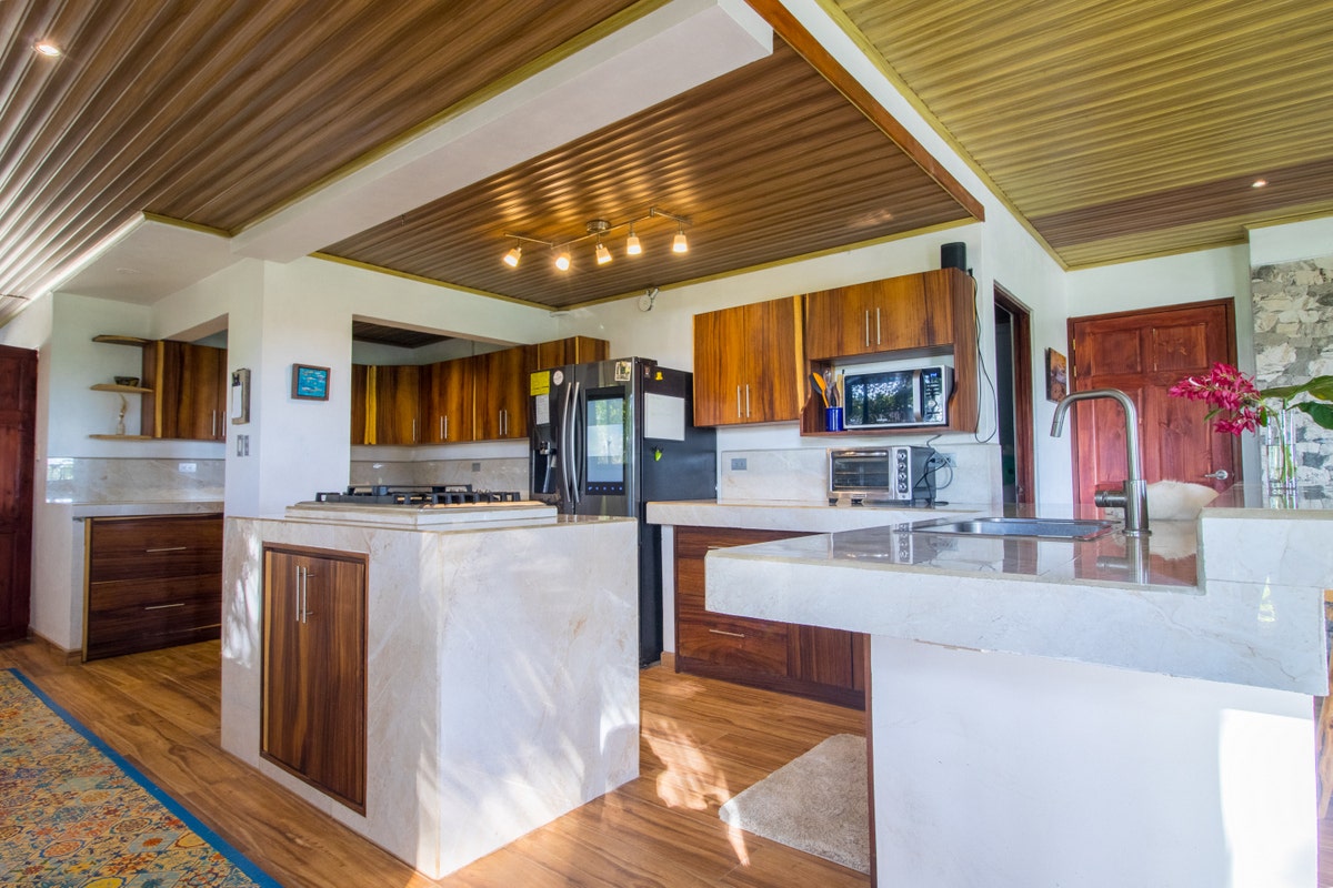 Five Bedroom House With a Large Green Area in Santiago Playa Hermosa — photo 8 of 18