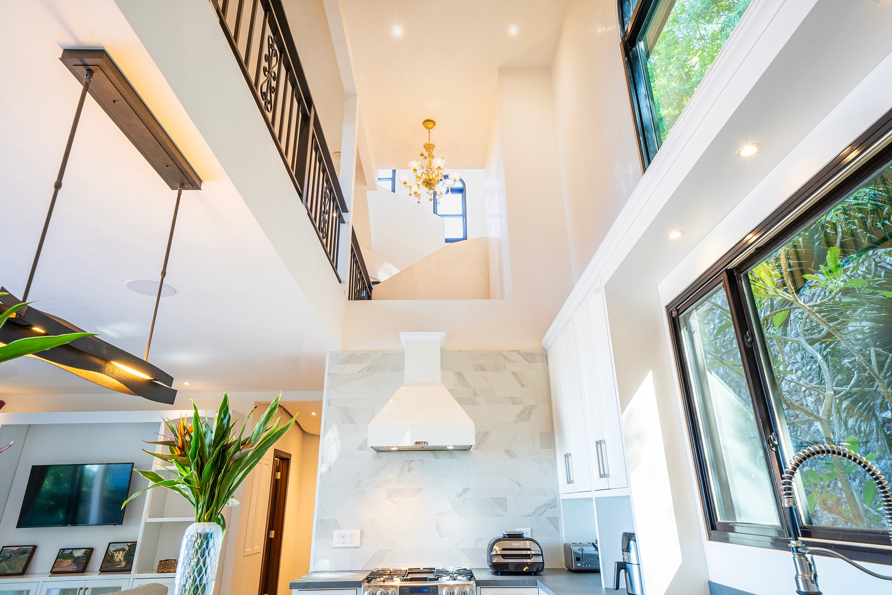 Luxury Estate in Flamingo Southridge — photo 4 of 19