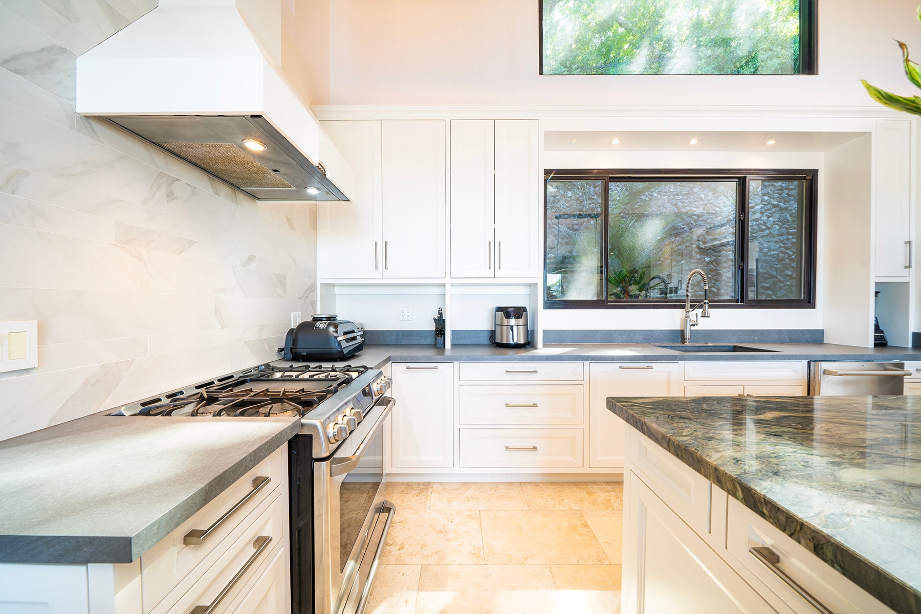 Luxury Estate in Flamingo Southridge — photo 5 of 19