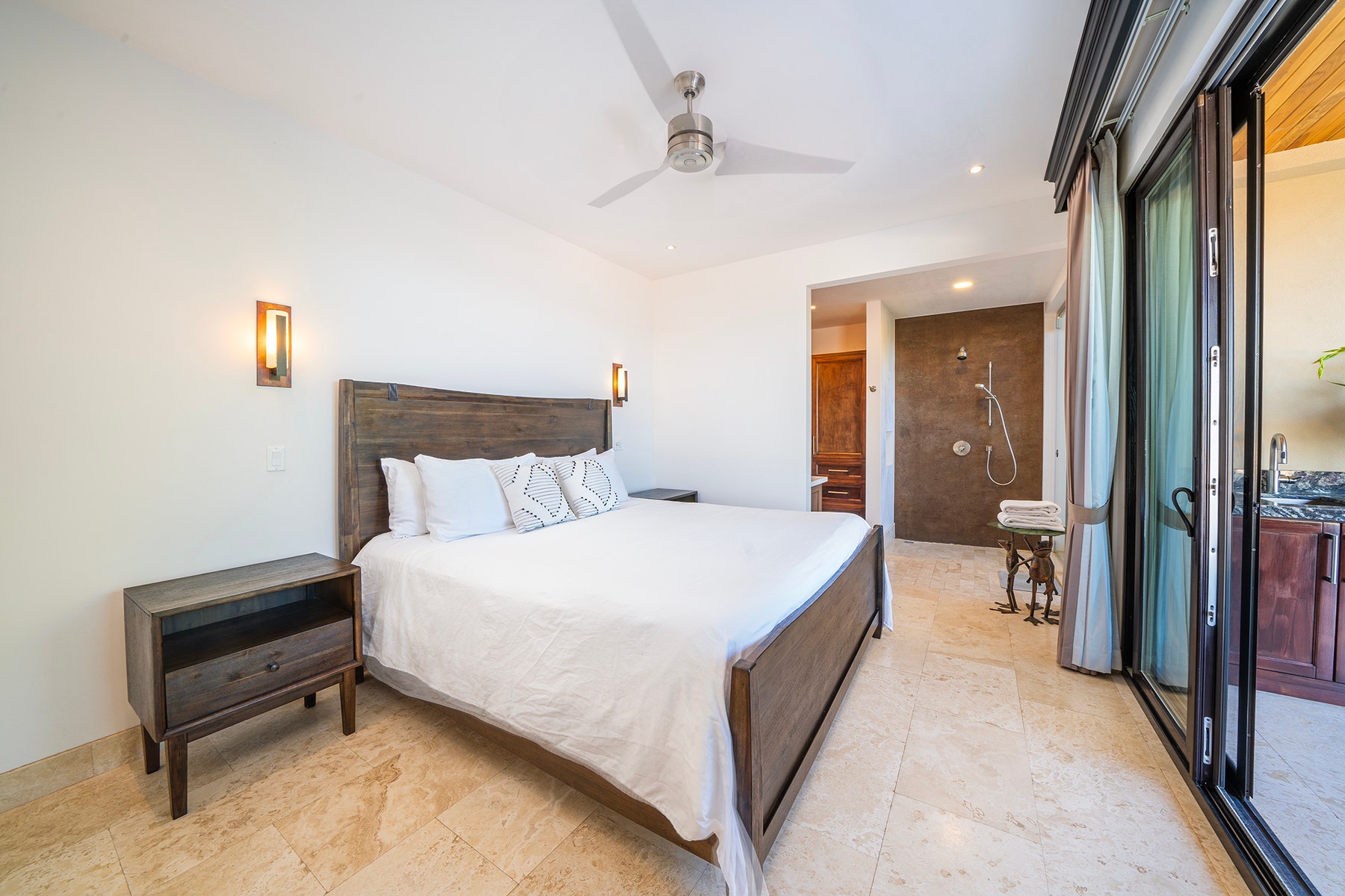 Luxury Estate in Flamingo Southridge — photo 12 of 19