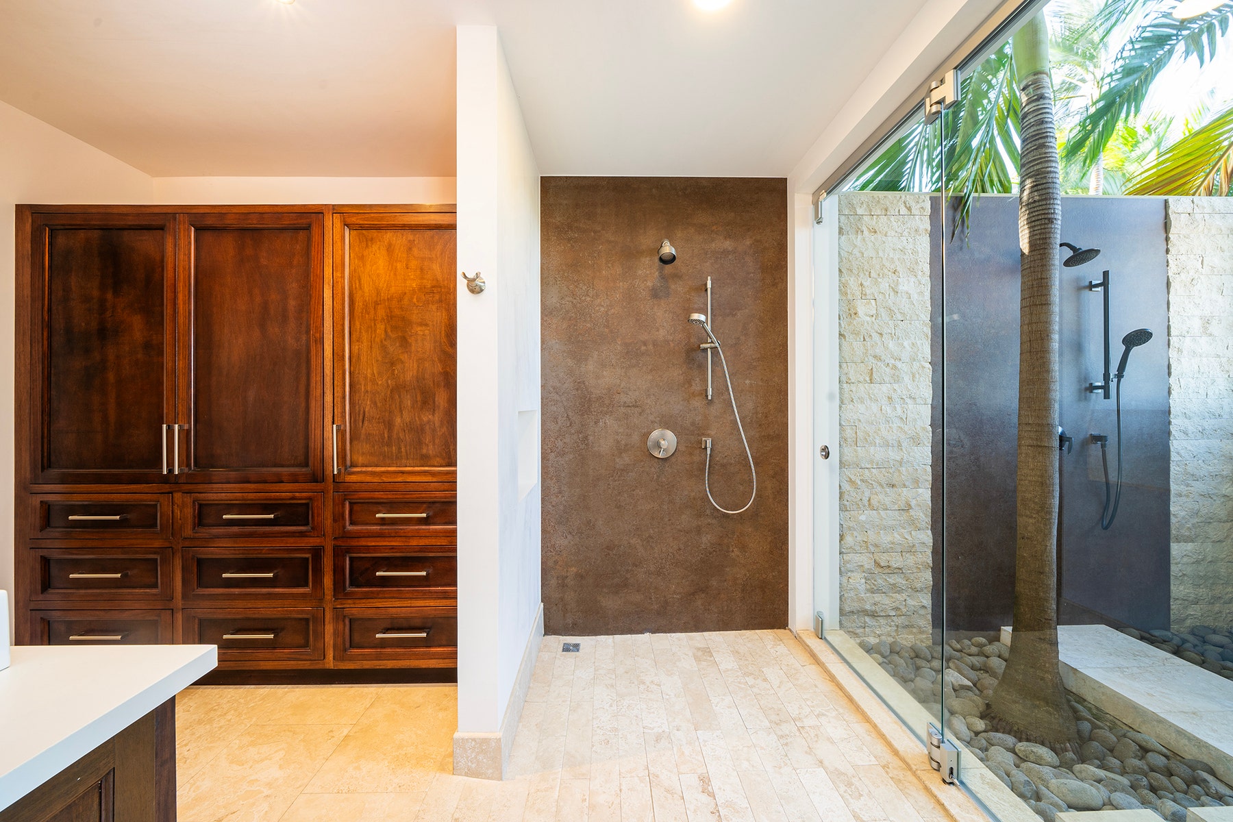 Luxury Estate in Flamingo Southridge — photo 14 of 19