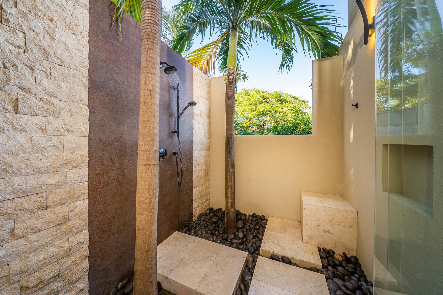 Luxury Estate in Flamingo Southridge — photo 15 of 19