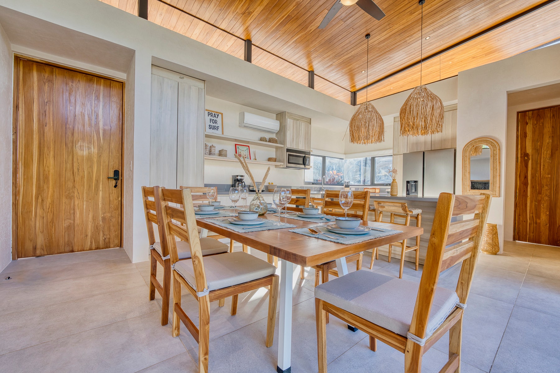 Beautiful and Unique 3 Bedroom Home at a short walk to Tamarindo Beach — photo 6 of 19