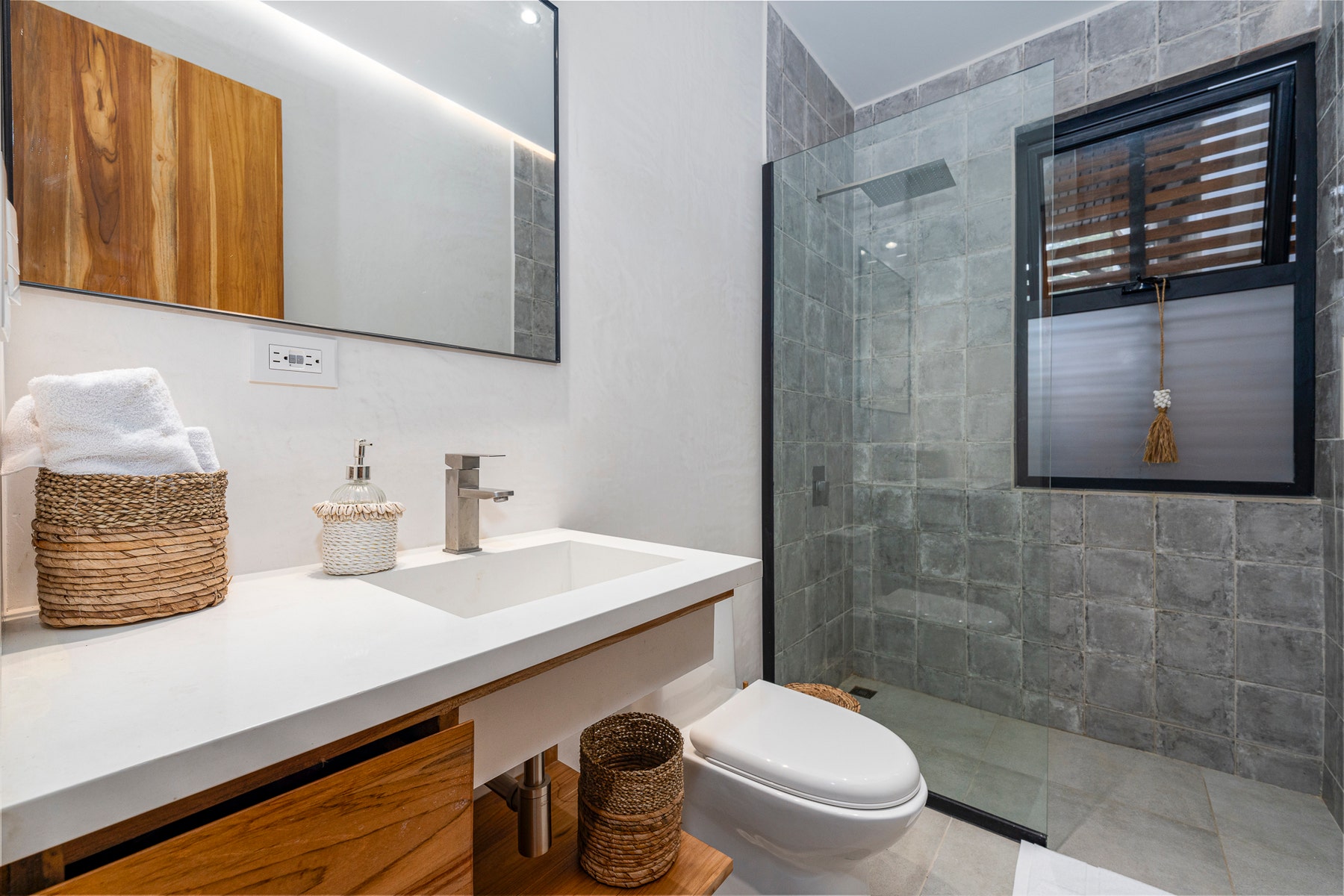 Beautiful and Unique 3 Bedroom Home at a short walk to Tamarindo Beach — photo 13 of 19