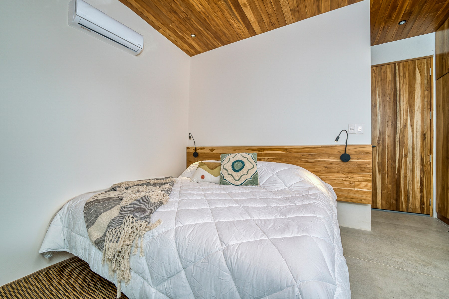 Beautiful and Unique 3 Bedroom Home at a short walk to Tamarindo Beach — photo 15 of 19