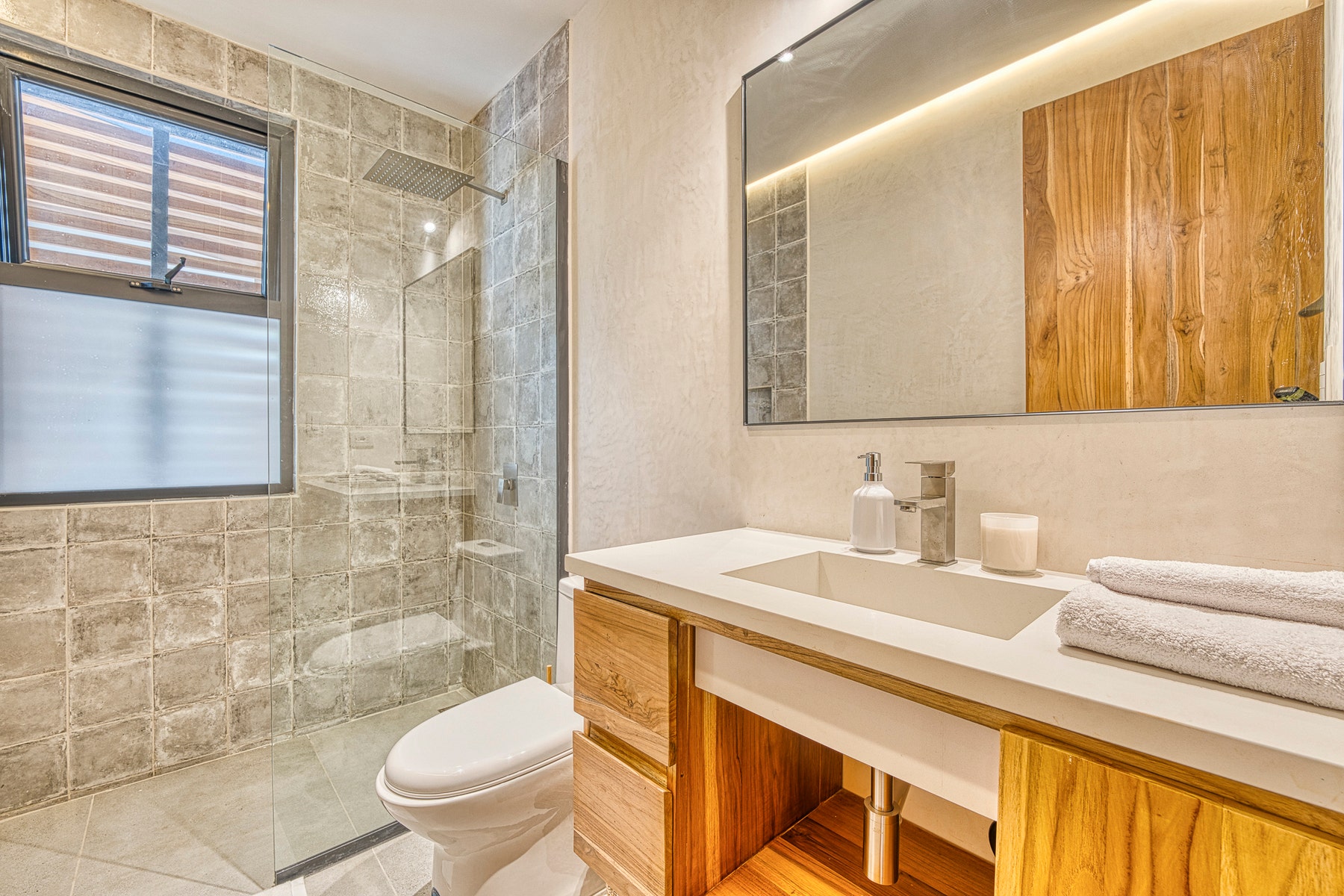 Beautiful and Unique 3 Bedroom Home at a short walk to Tamarindo Beach — photo 16 of 19