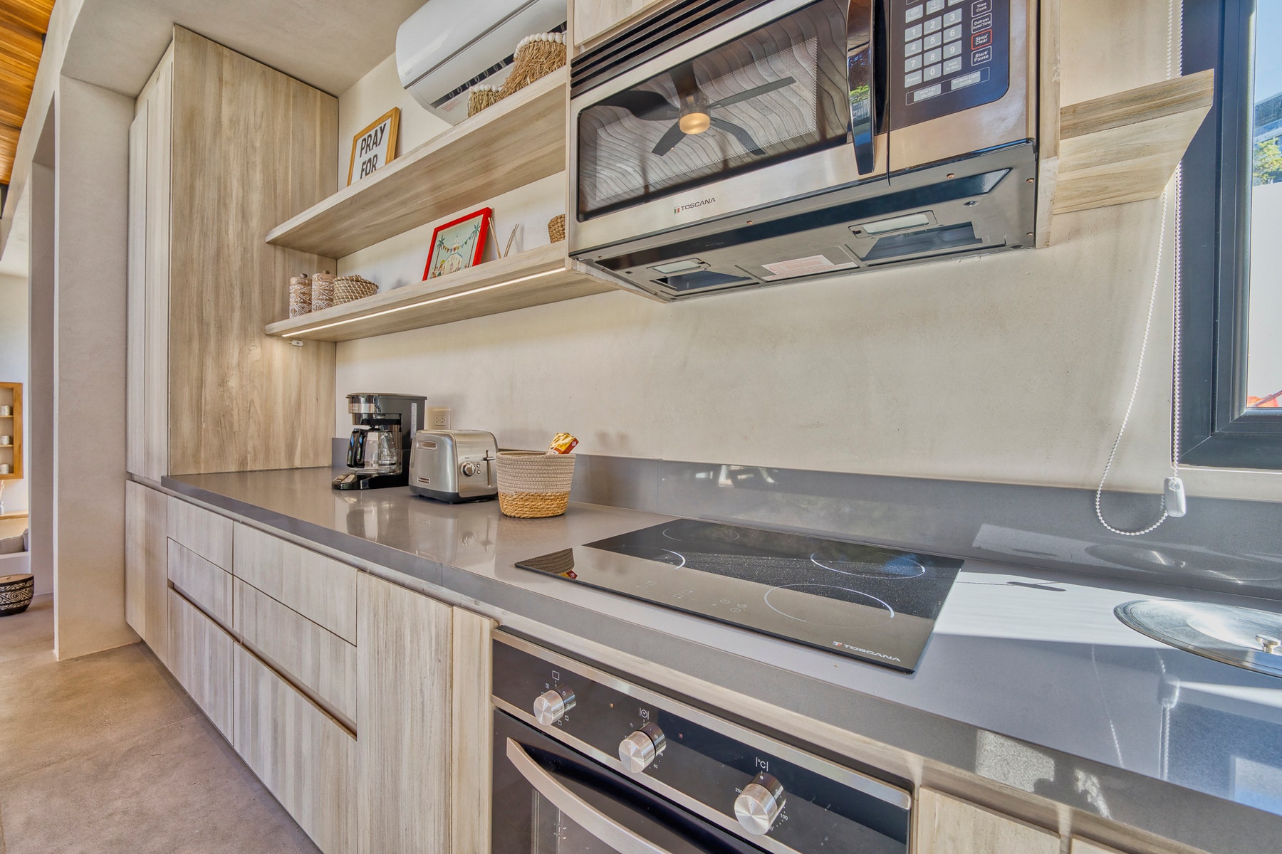 Beautiful and Unique 3 Bedroom Home at a short walk to Tamarindo Beach — photo 8 of 19