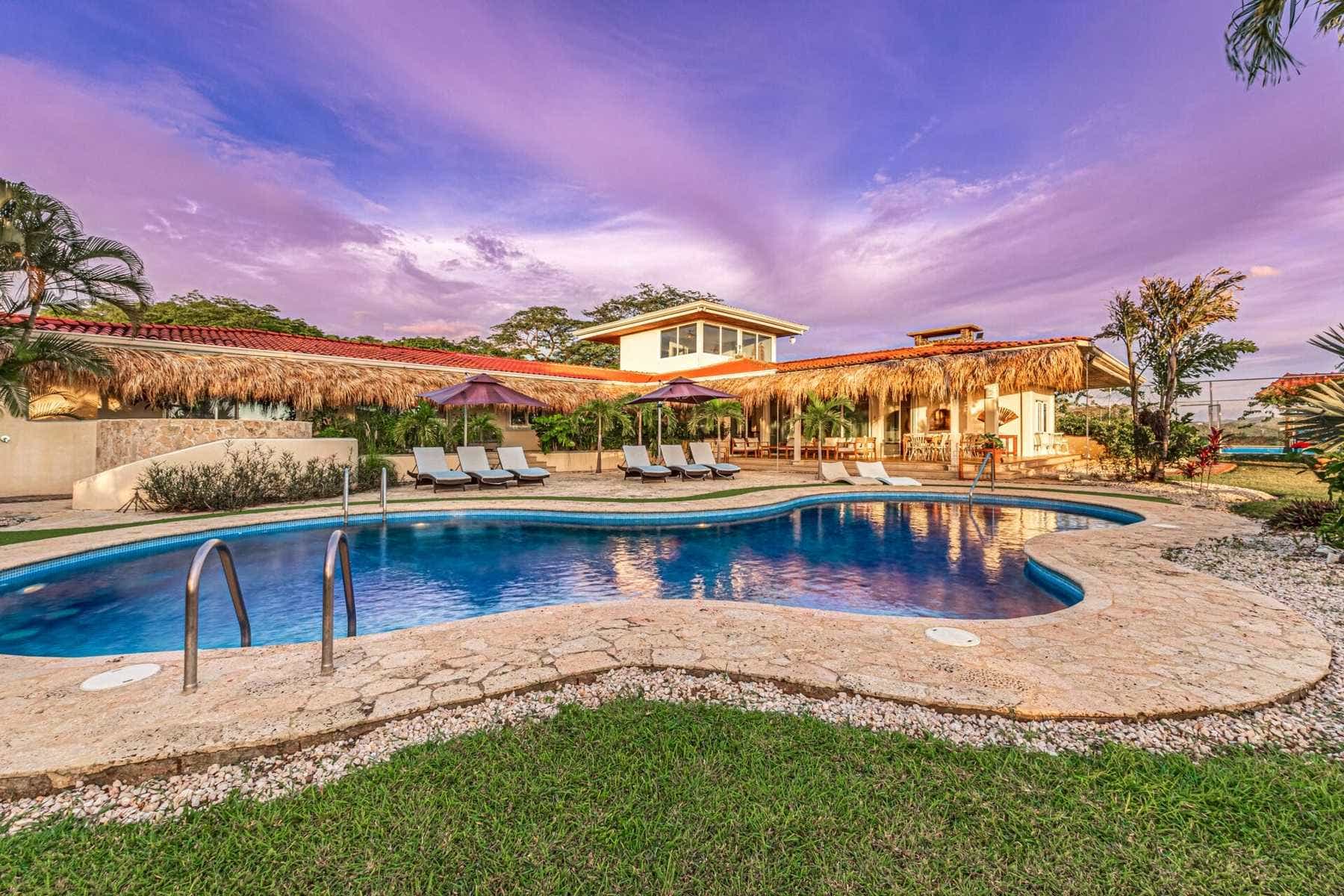 Natural Surroundings Luxury Villa — photo 2 of 19