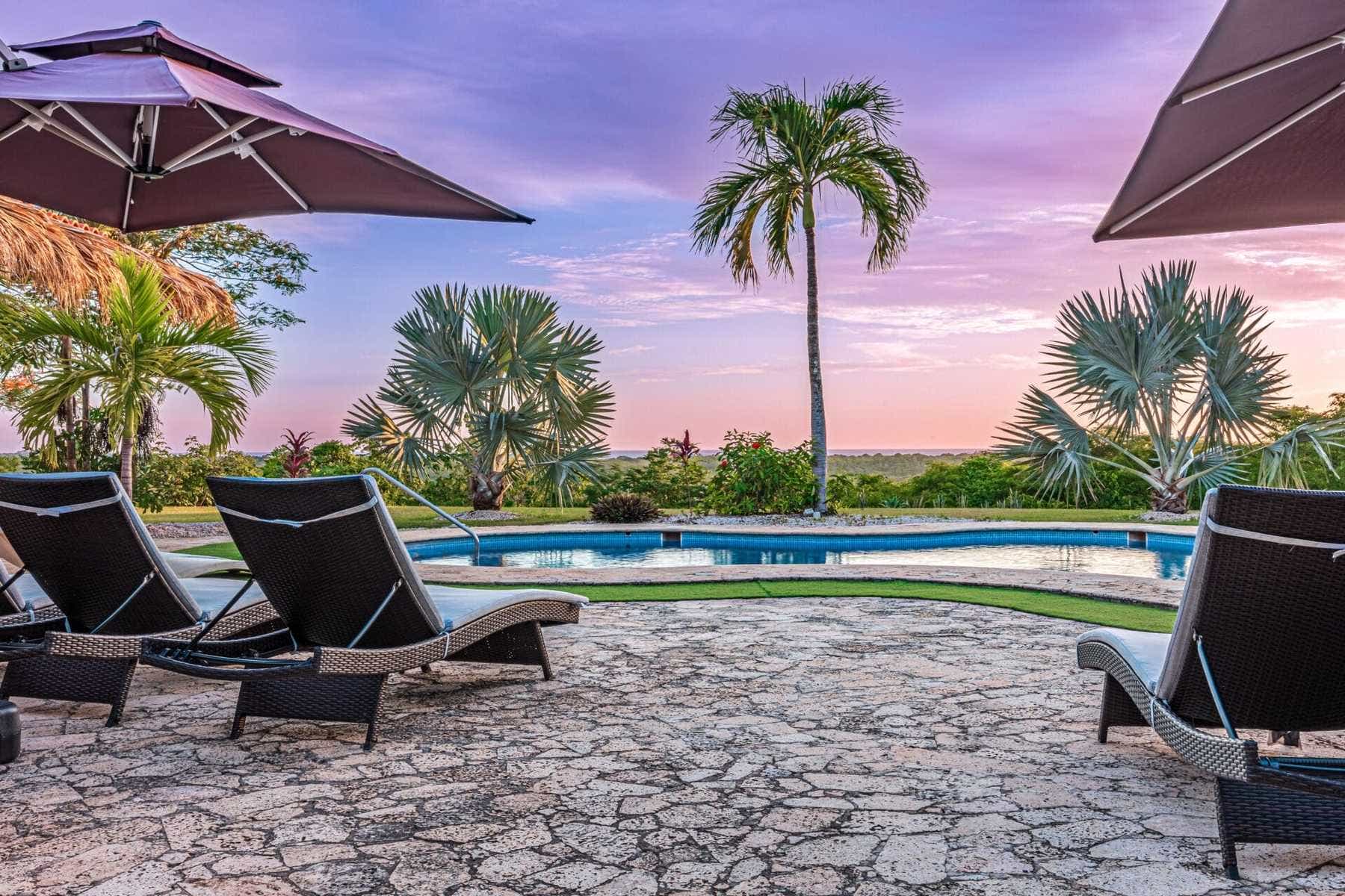 Natural Surroundings Luxury Villa — photo 9 of 19