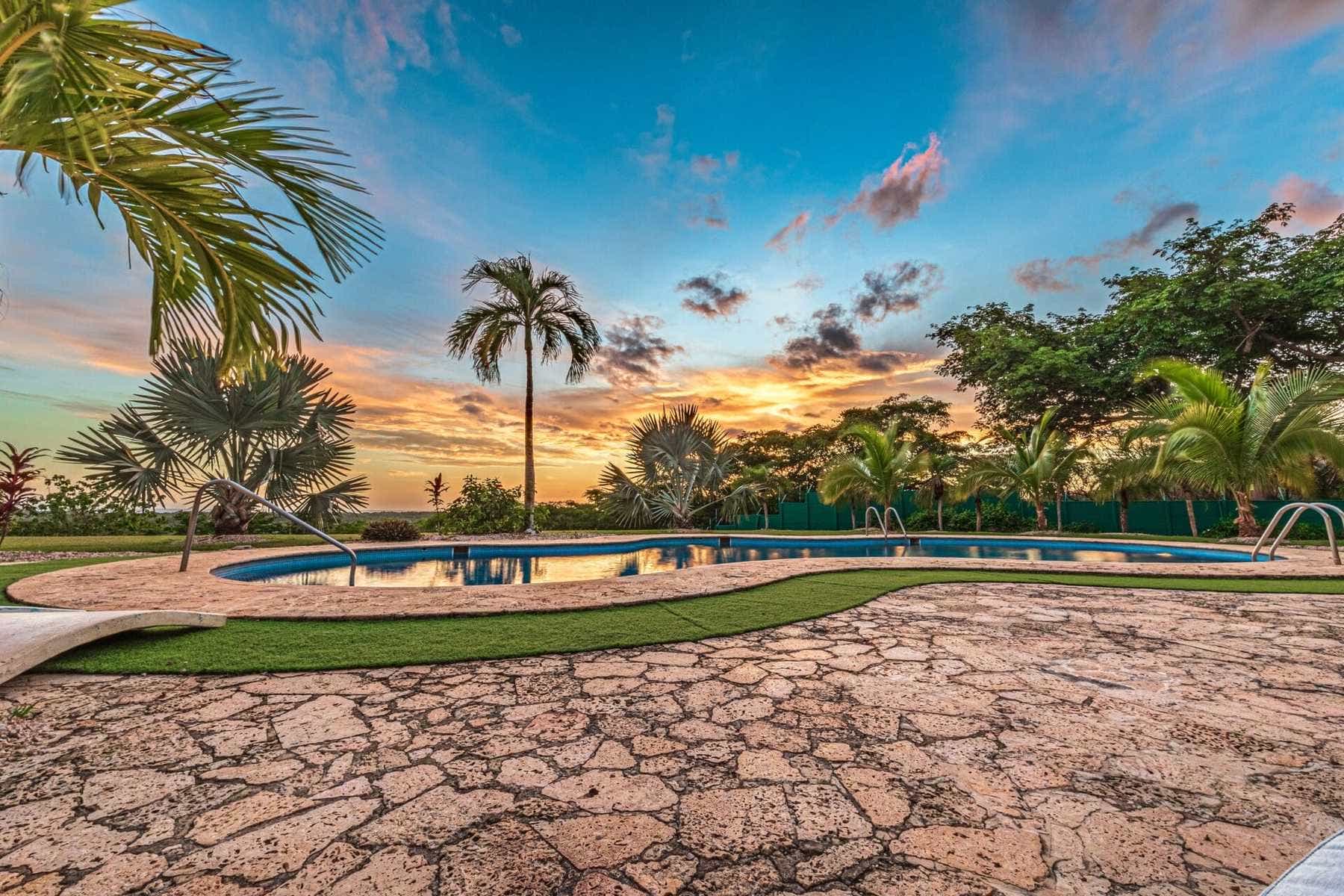Natural Surroundings Luxury Villa — photo 10 of 19