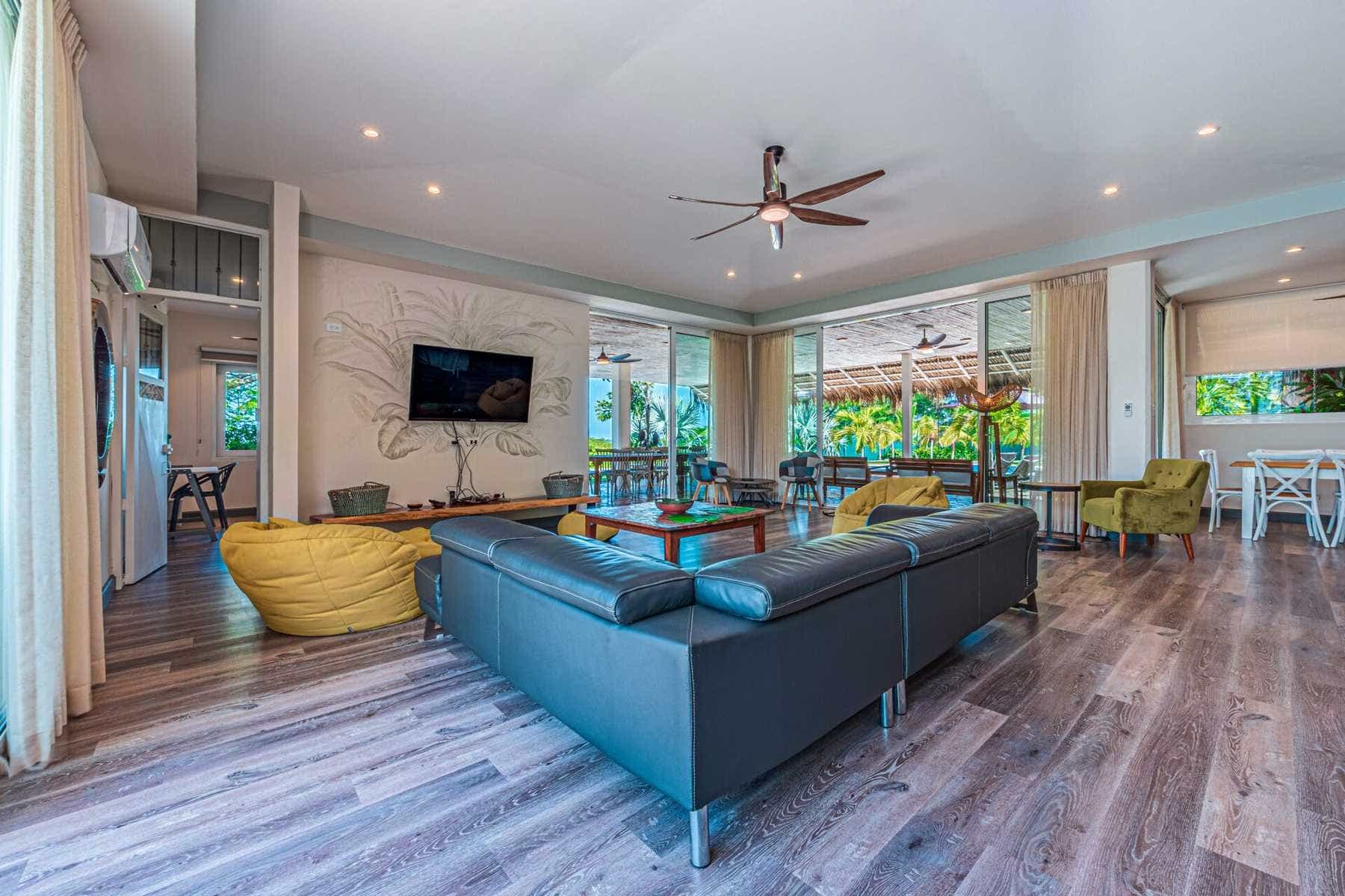 Natural Surroundings Luxury Villa — photo 11 of 19