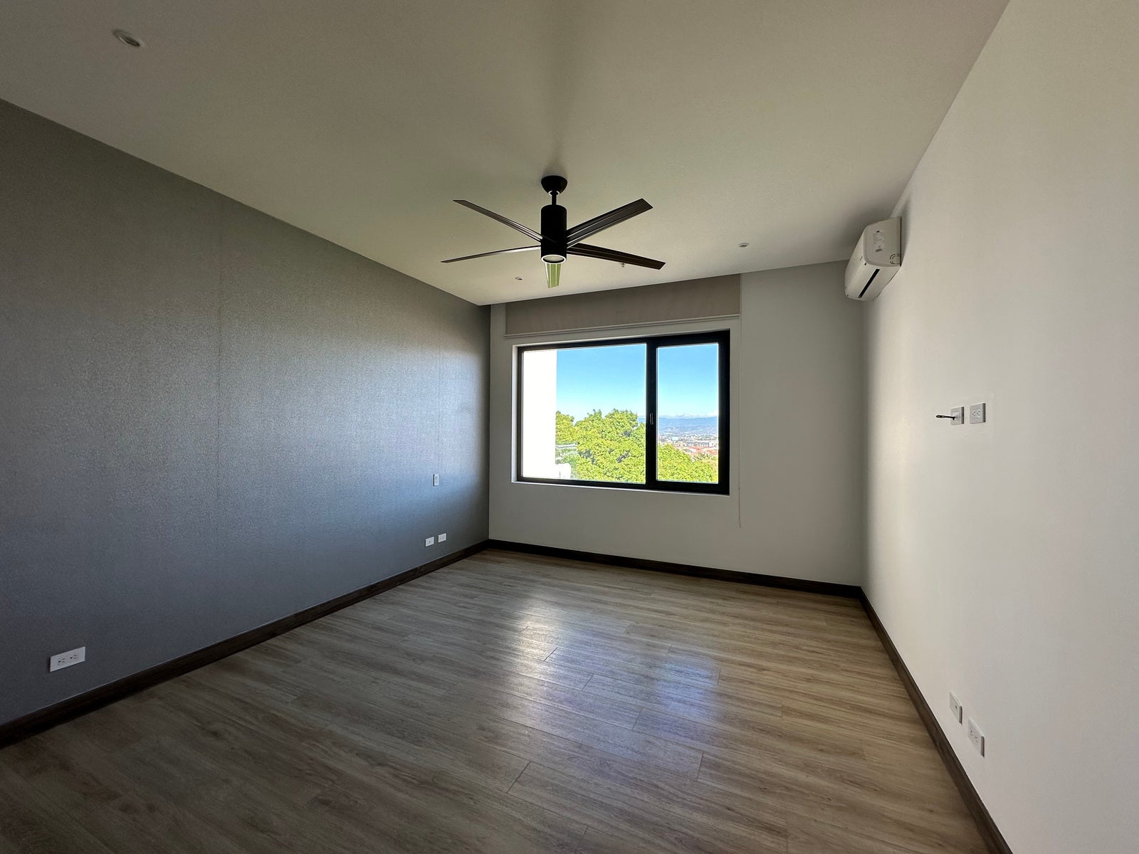 Rooftop Penthouse — photo 5 of 16