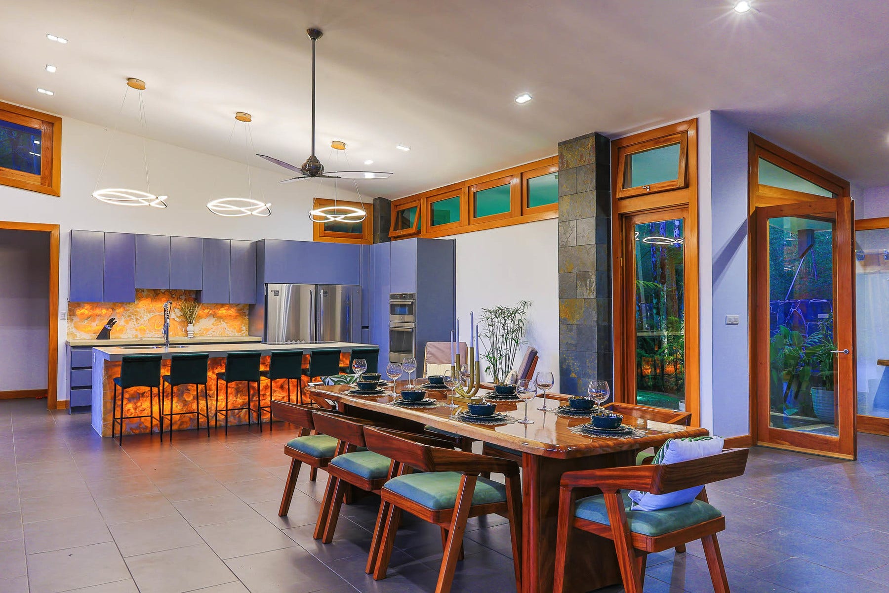 Luxurious Mountain Villa Retreat — photo 7 of 19