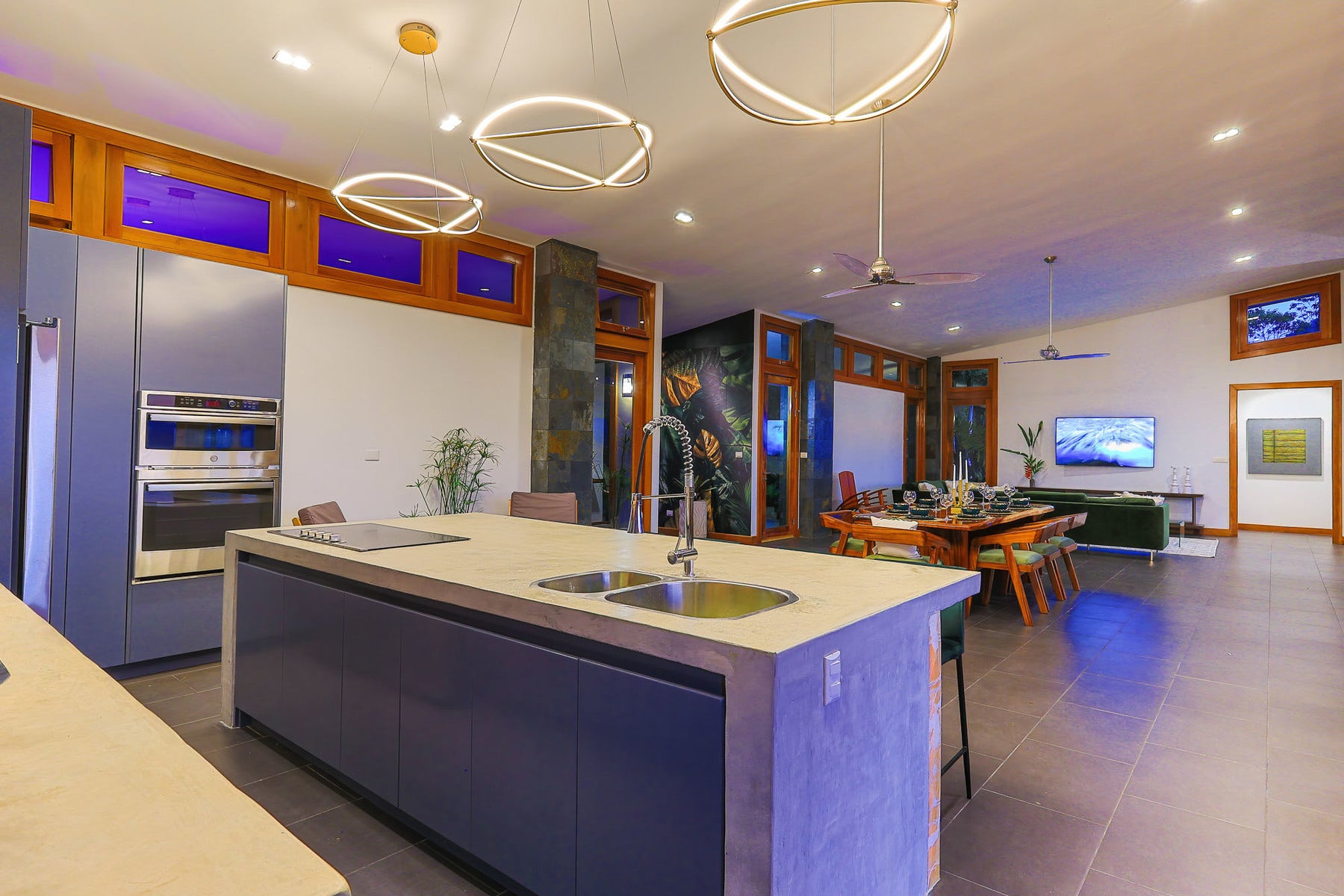 Luxurious Mountain Villa Retreat — photo 9 of 19
