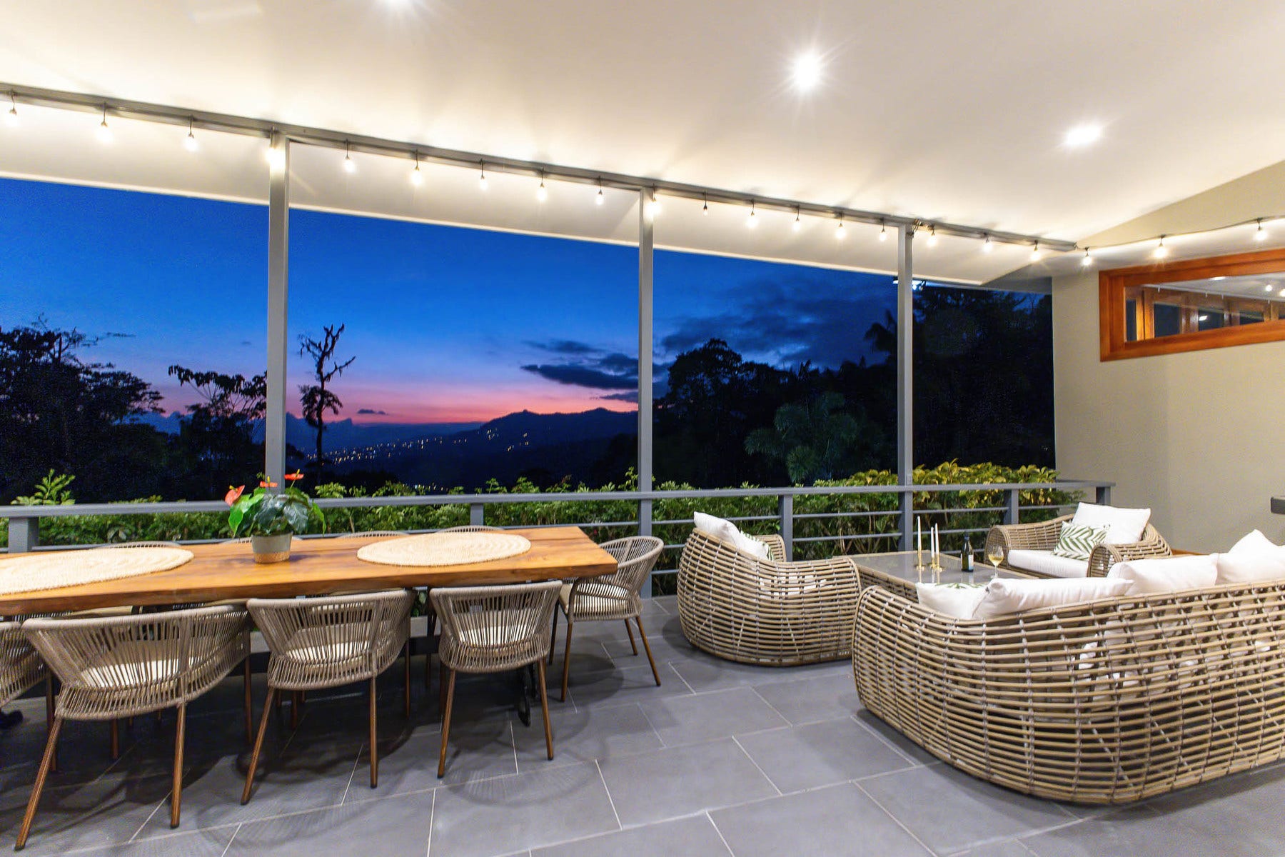 Luxurious Mountain Villa Retreat — photo 13 of 19