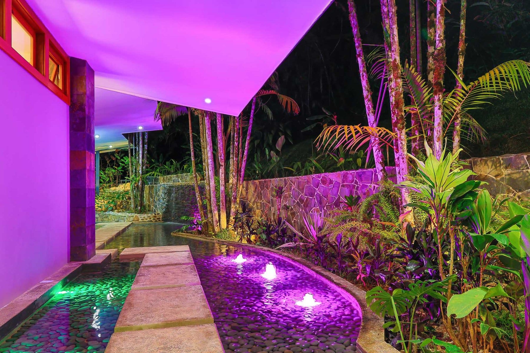 Luxurious Mountain Villa Retreat — photo 16 of 19