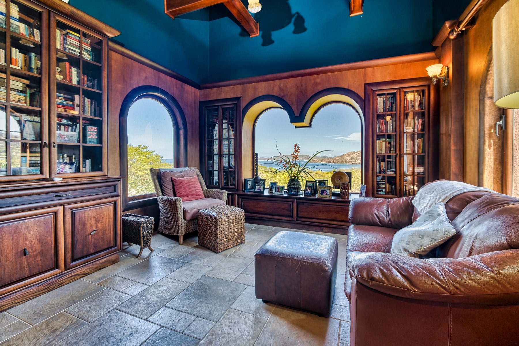 Ocean View Residence — photo 2 of 19