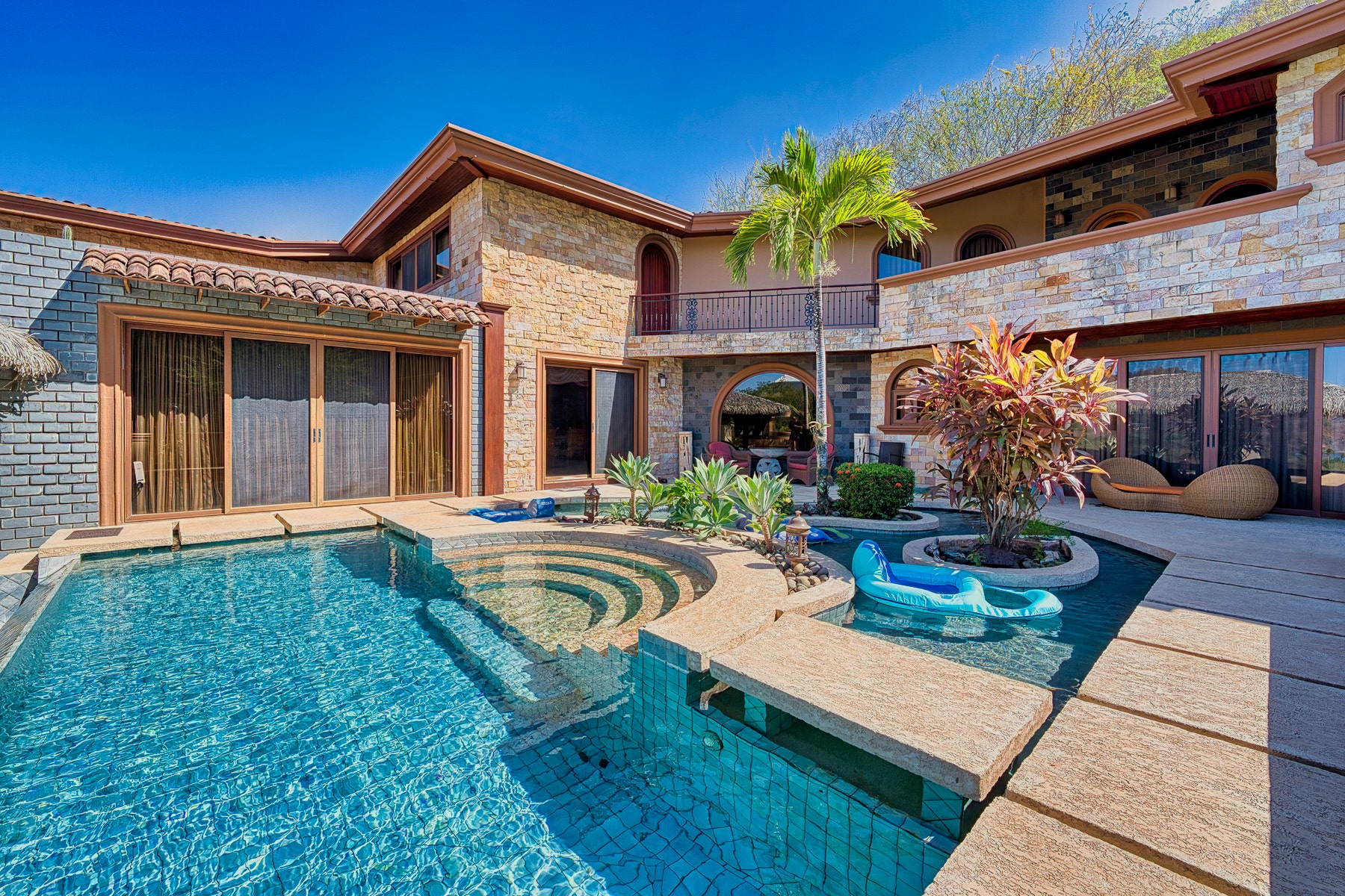 Ocean View Residence — photo 11 of 19