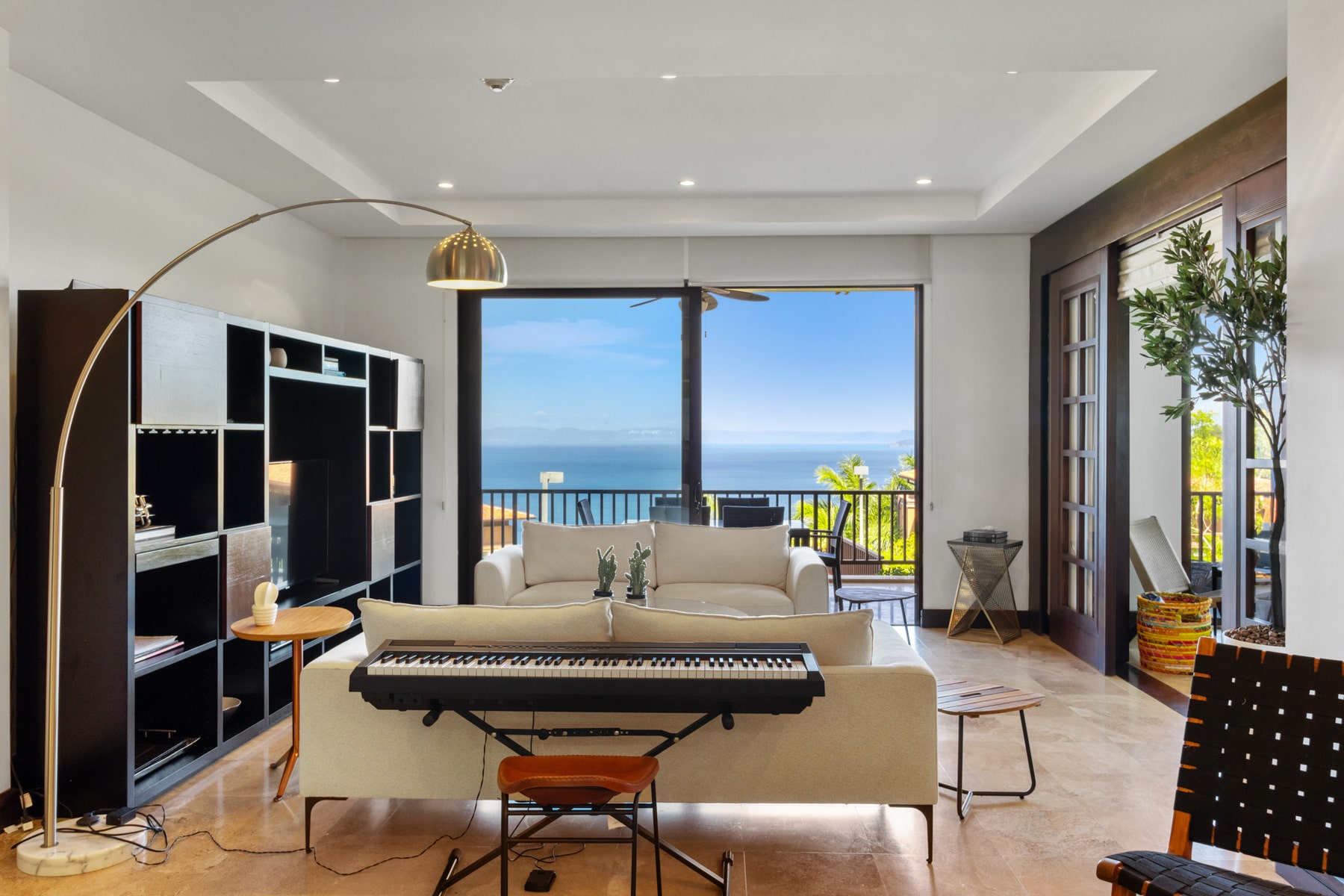 Stunning Oceanview Condo — photo 3 of 19
