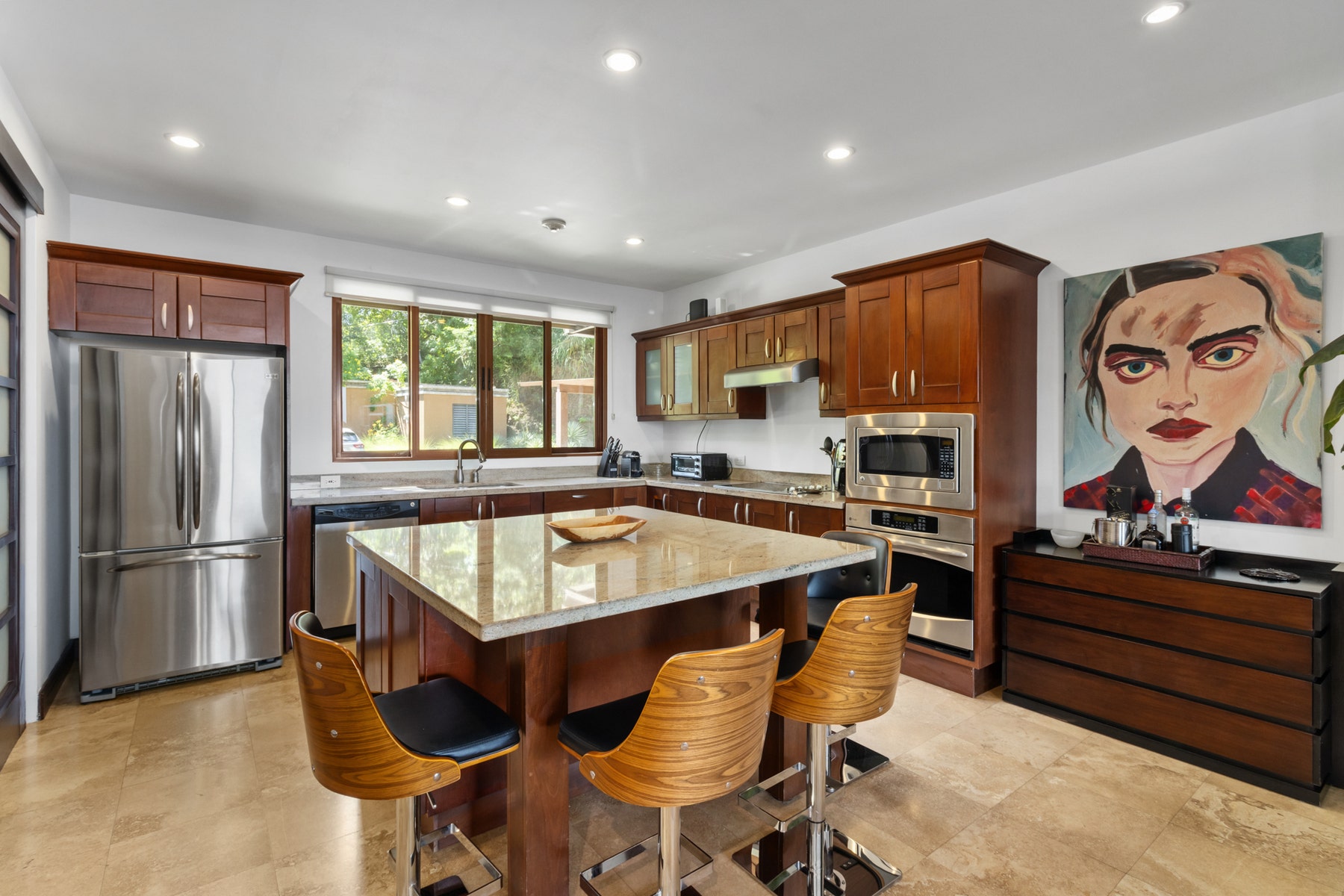 Stunning Oceanview Condo — photo 4 of 19