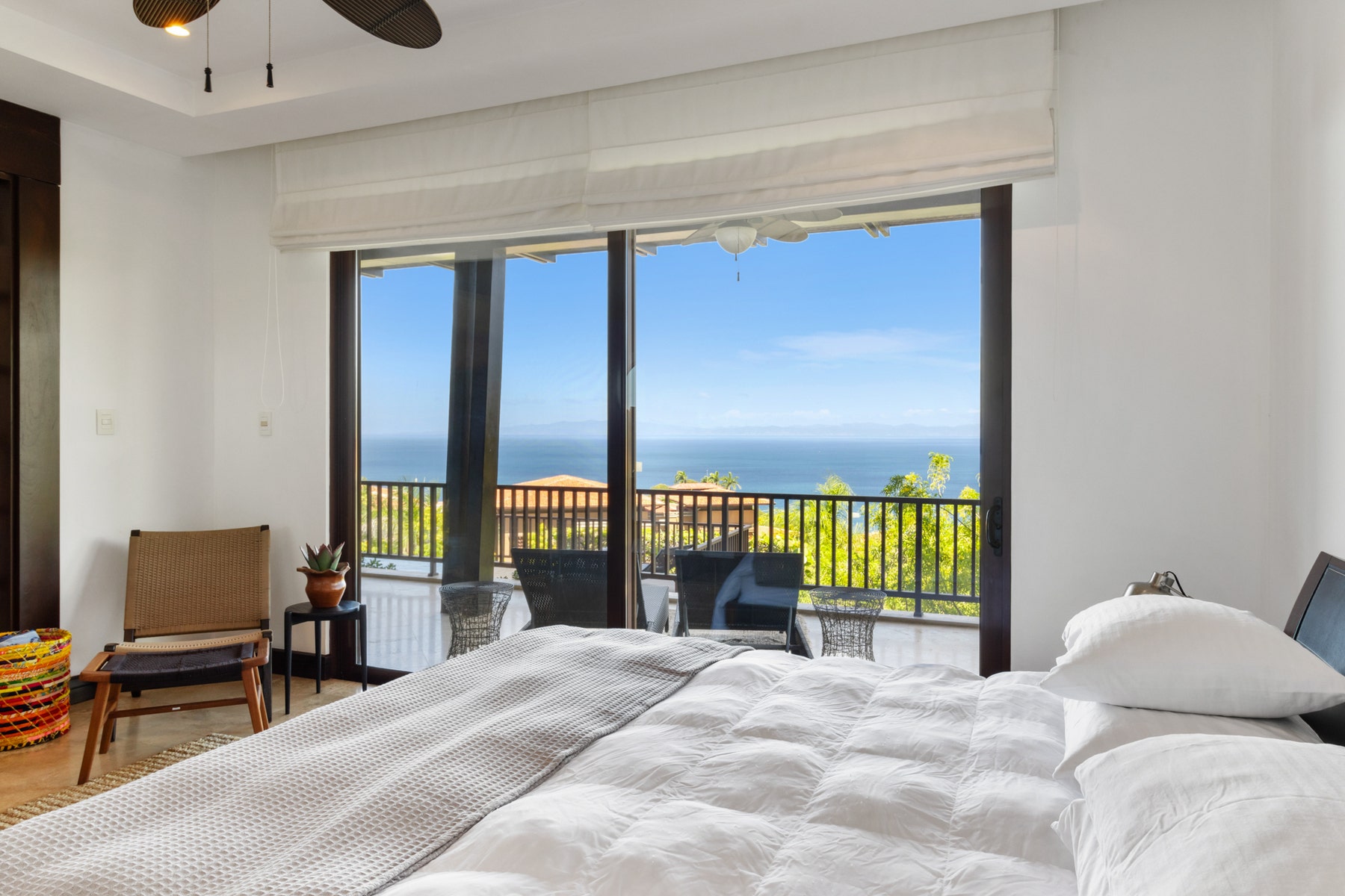 Stunning Oceanview Condo — photo 8 of 19