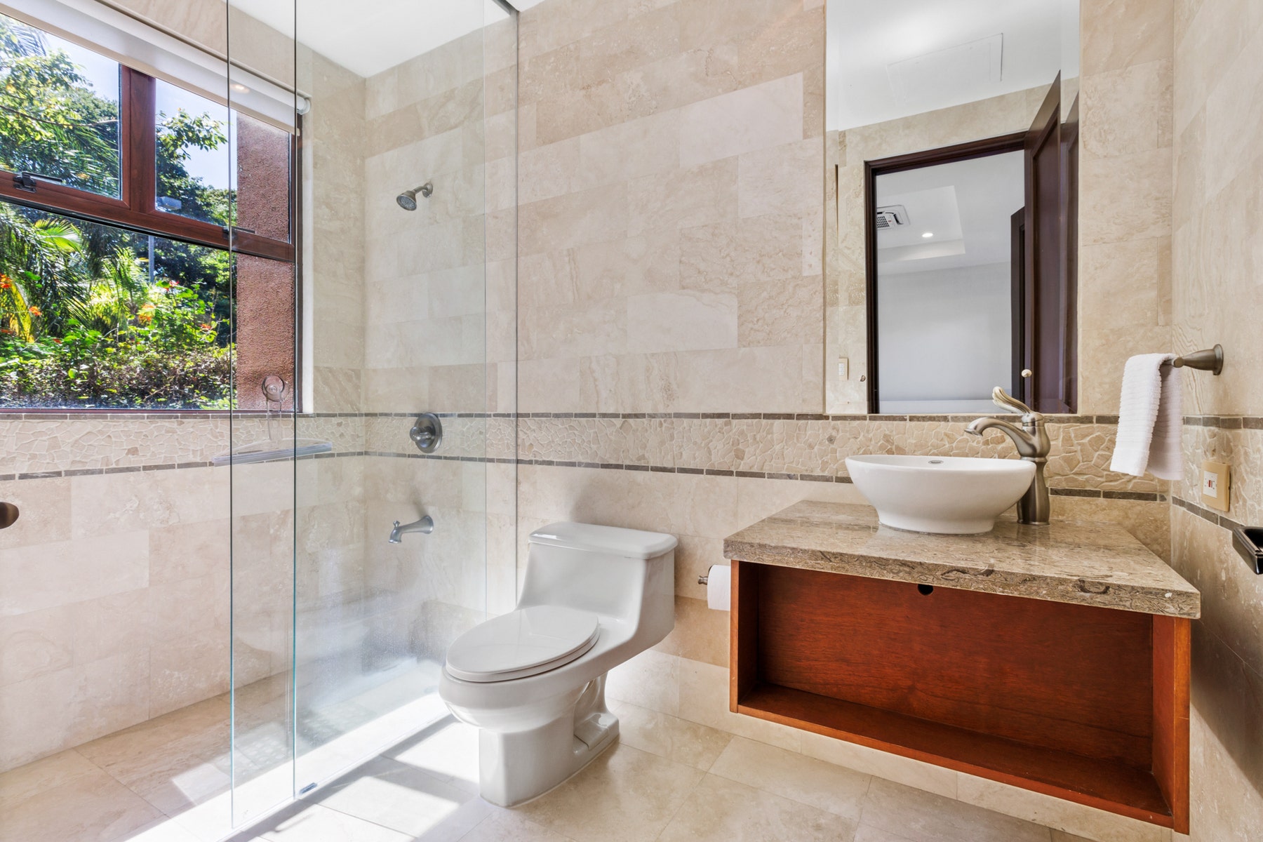 Stunning Oceanview Condo — photo 14 of 19