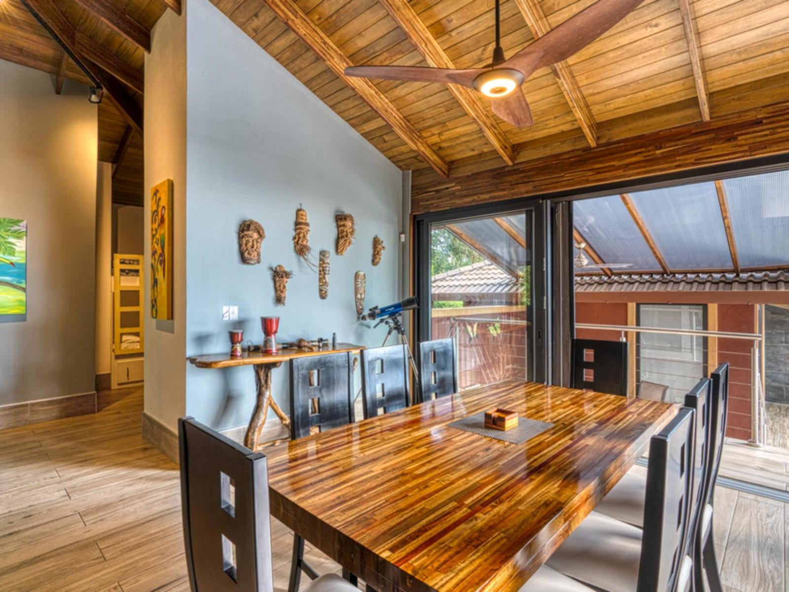 Lavish Estate With Ocean Views — photo 14 of 19