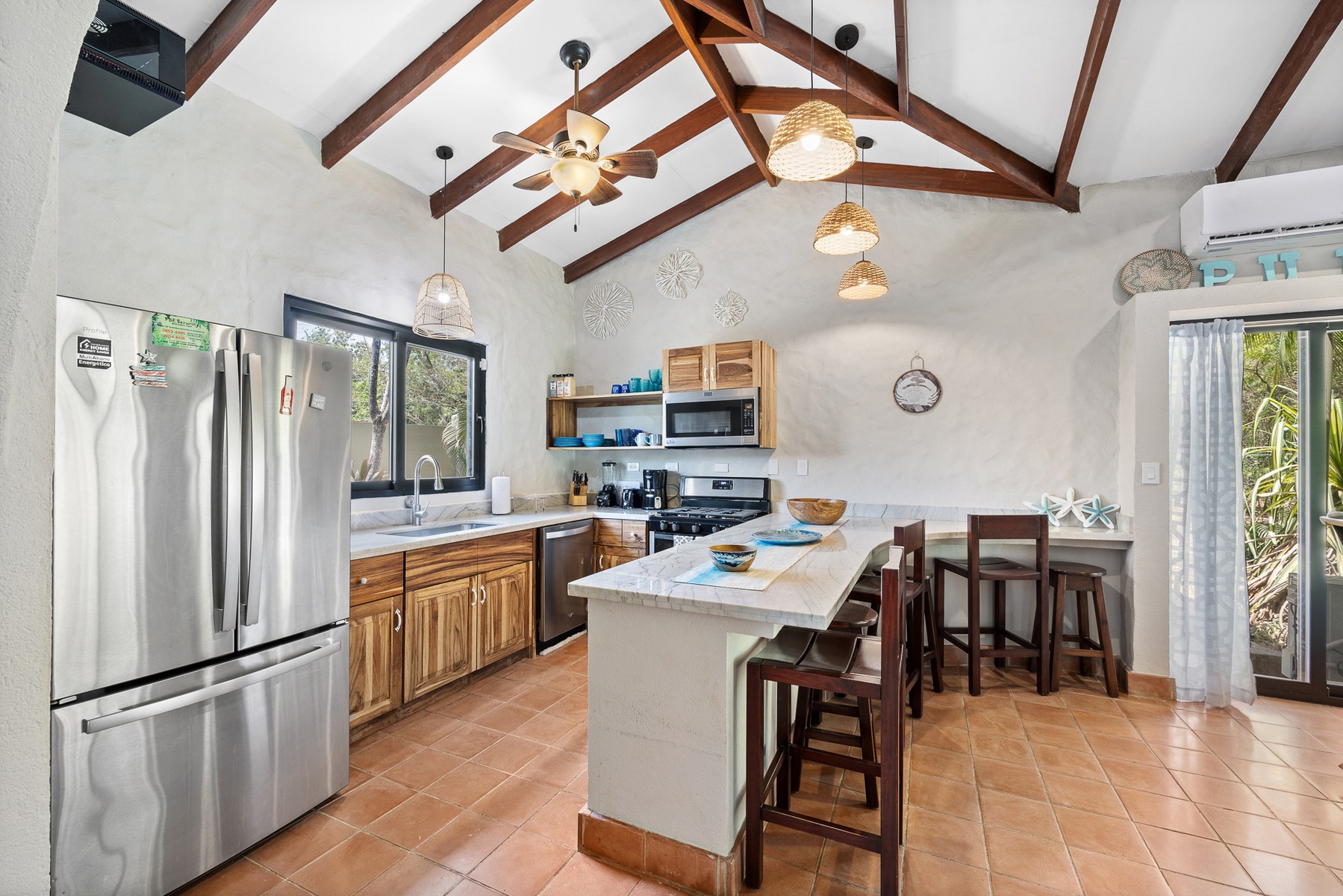 Cozy Family Beach Home — photo 8 of 19