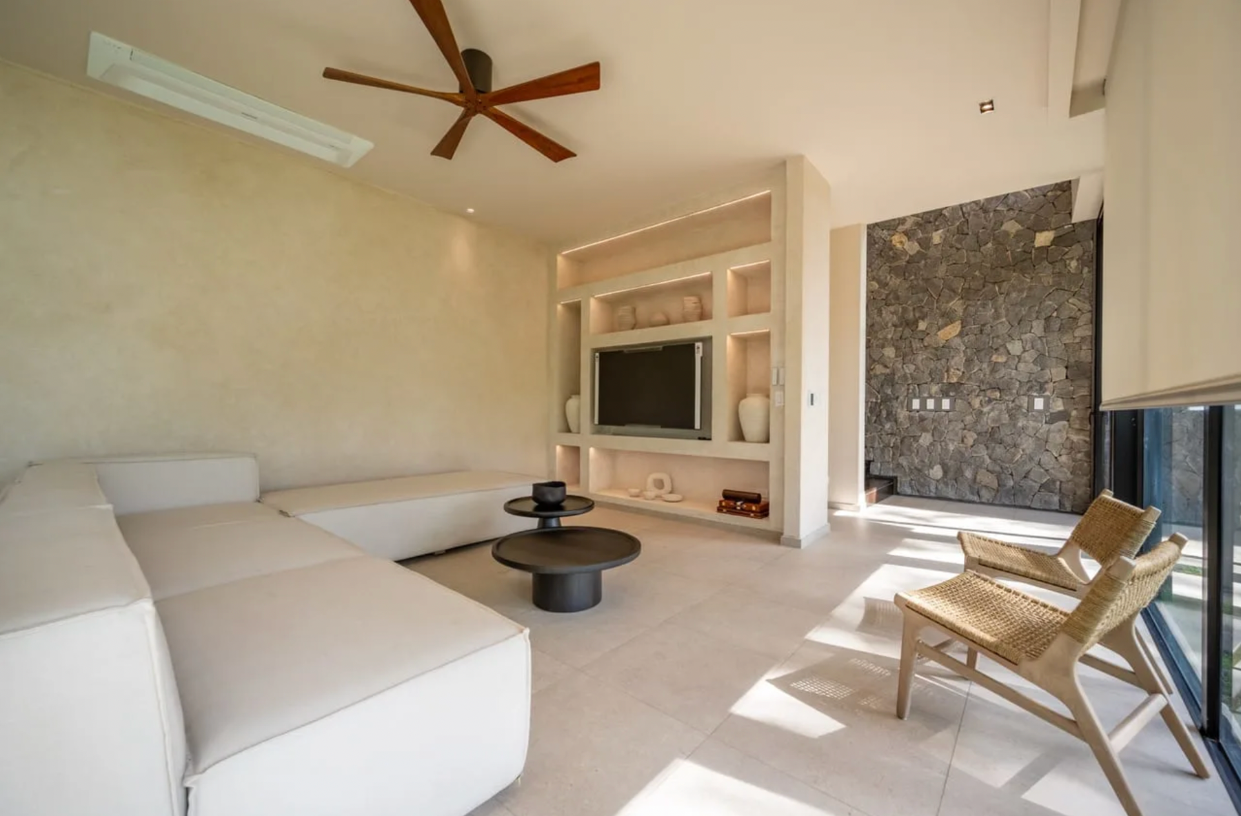 Modern Tropical Ocean View Casa Lagom in Costa Elena — photo 9 of 14