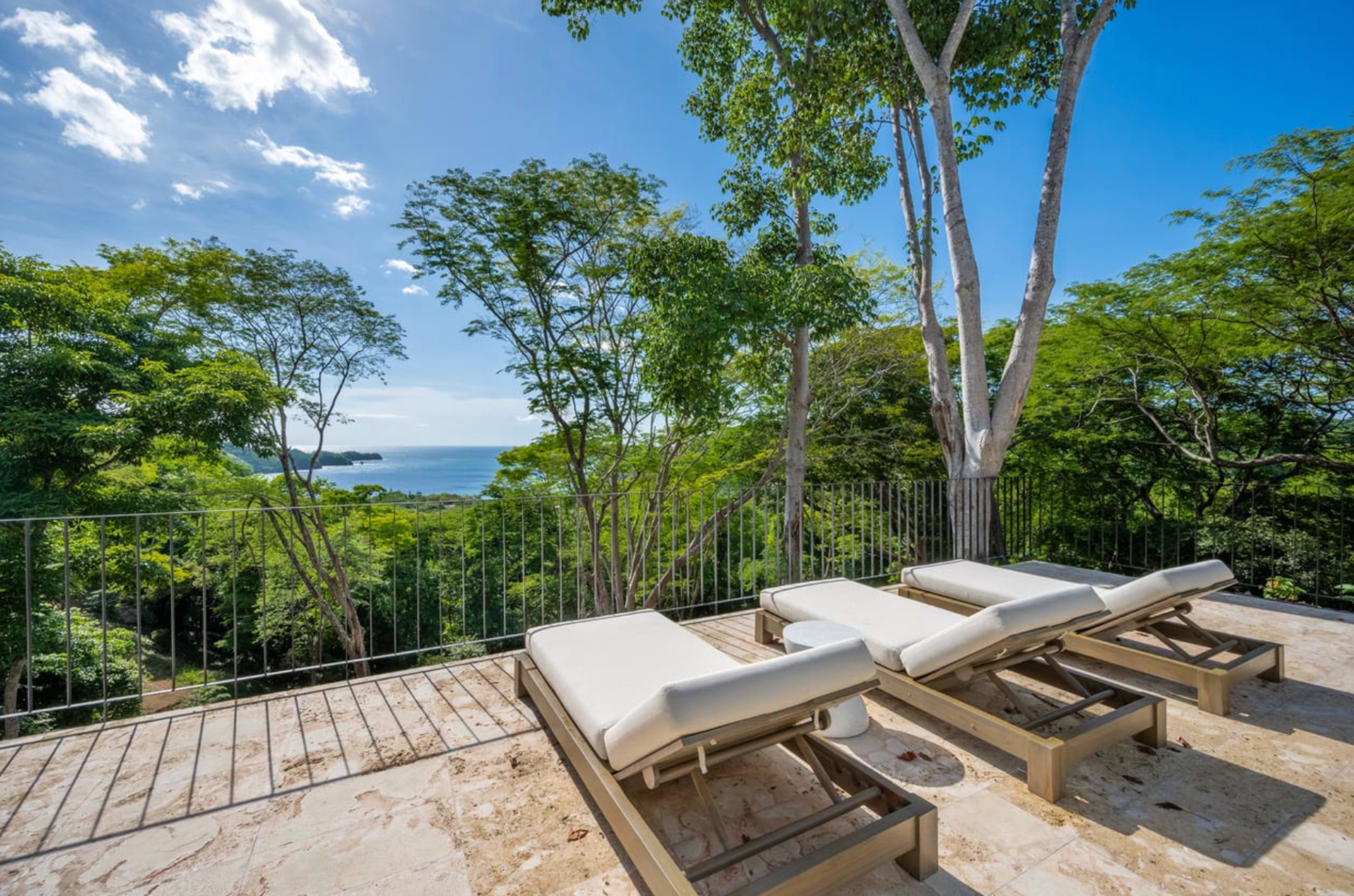 Modern Tropical Ocean View Casa Lagom in Costa Elena — photo 10 of 14