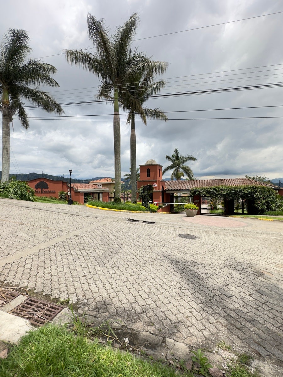 Colinas de Montealegre, Condominio Roble Sabana, Colinas De Montealegre, Tres Rios, Curridabat, San Juan, La Union, San Jose, Costa Rica 30301 — photo 2 of 5