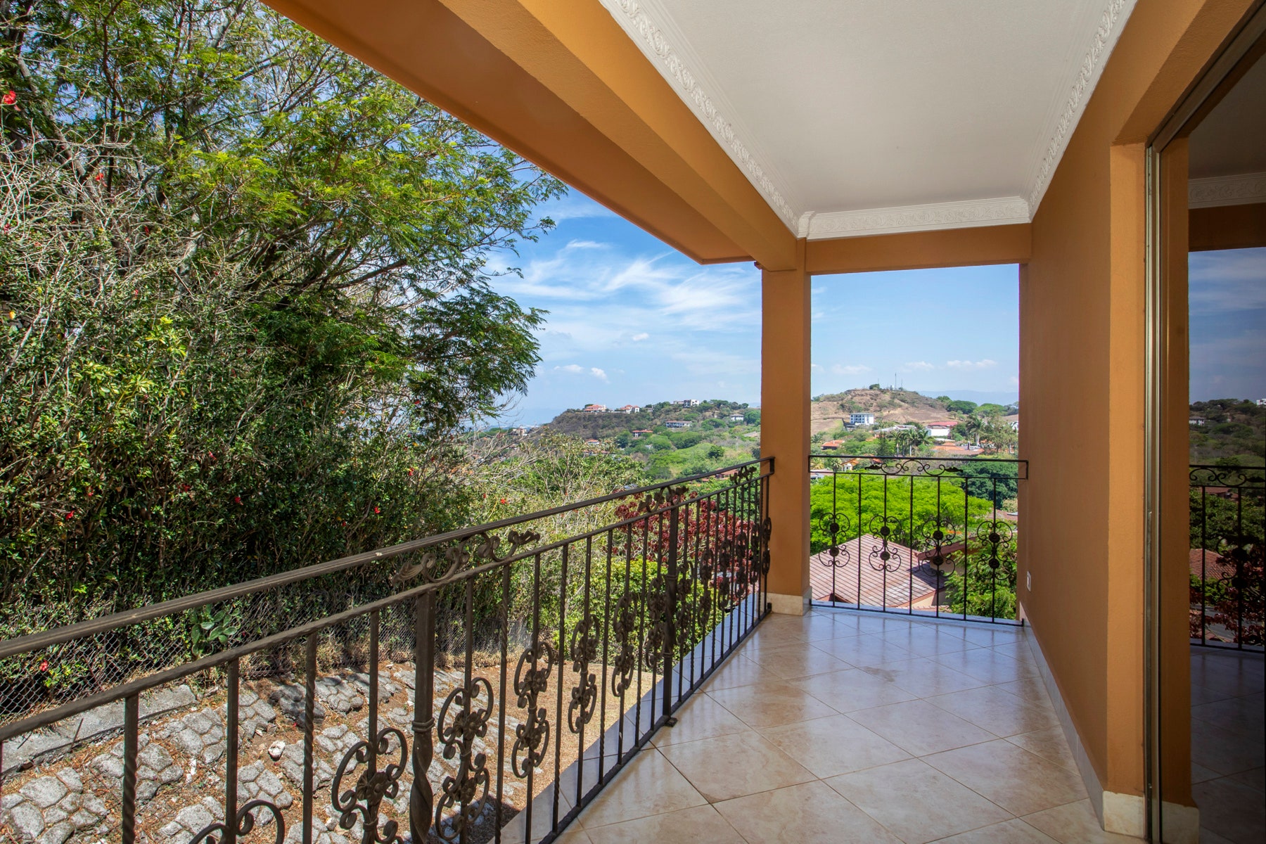 The panoramic house villa real. — photo 7 of 19
