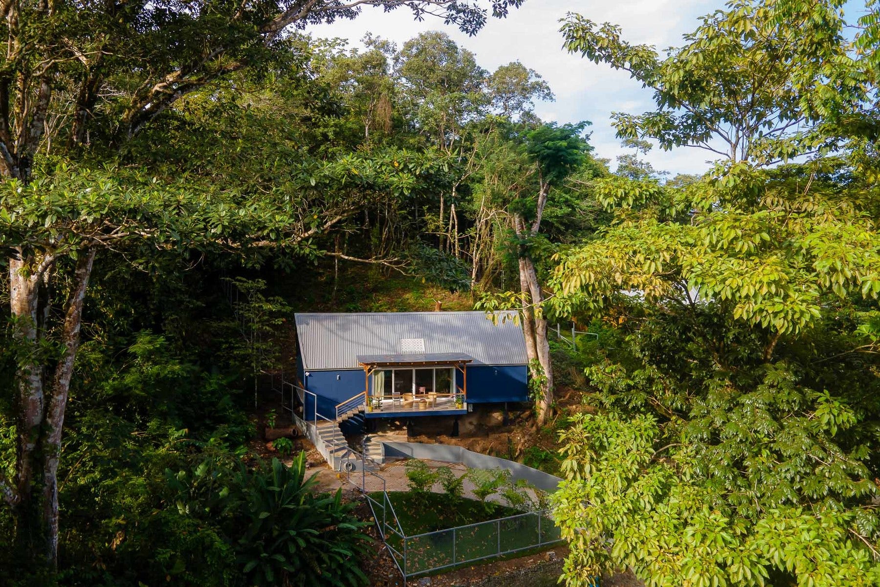 Valle Pura Vida, Valle Pura Vida, Manuel Antonio, Manuel Antonio, Quepos, Puntarenas, Costa Rica 60601 — photo 2 of 5