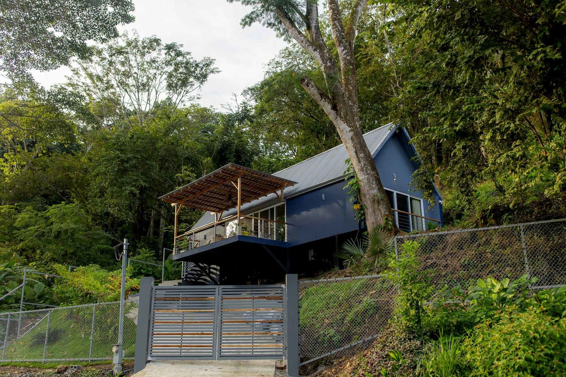 Valle Pura Vida — photo 7 of 19