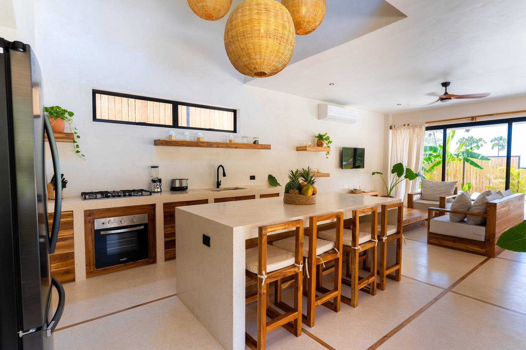 Tropical Modern Oceanview Home — photo 7 of 19