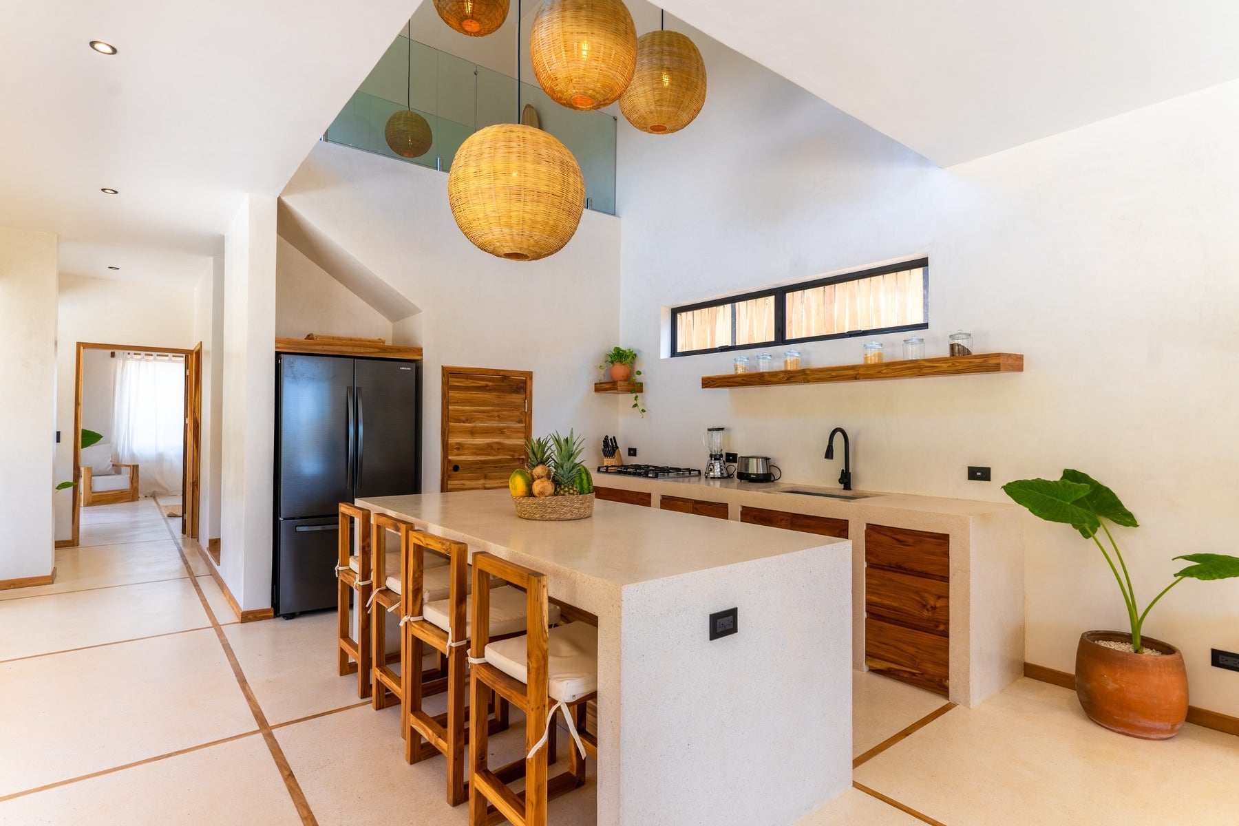 Tropical Modern Oceanview Home — photo 8 of 19