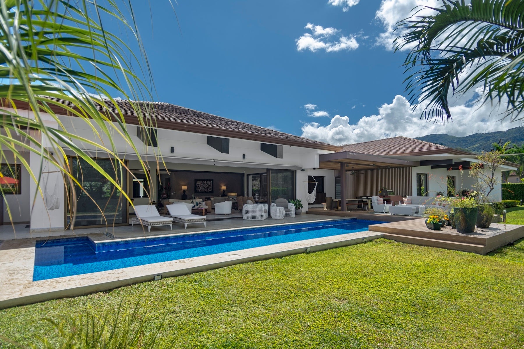 Single Level Luxury Estate — photo 9 of 19