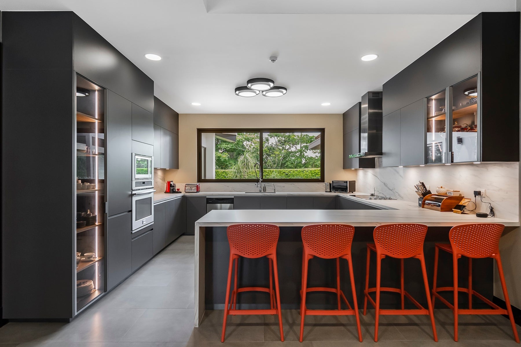 Single Level Luxury Estate — photo 13 of 19