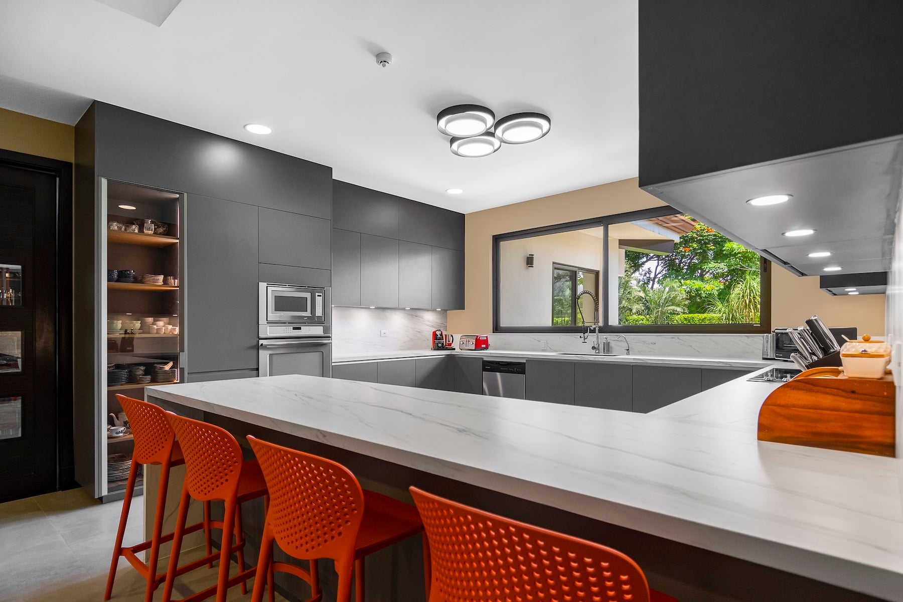 Single Level Luxury Estate — photo 15 of 19