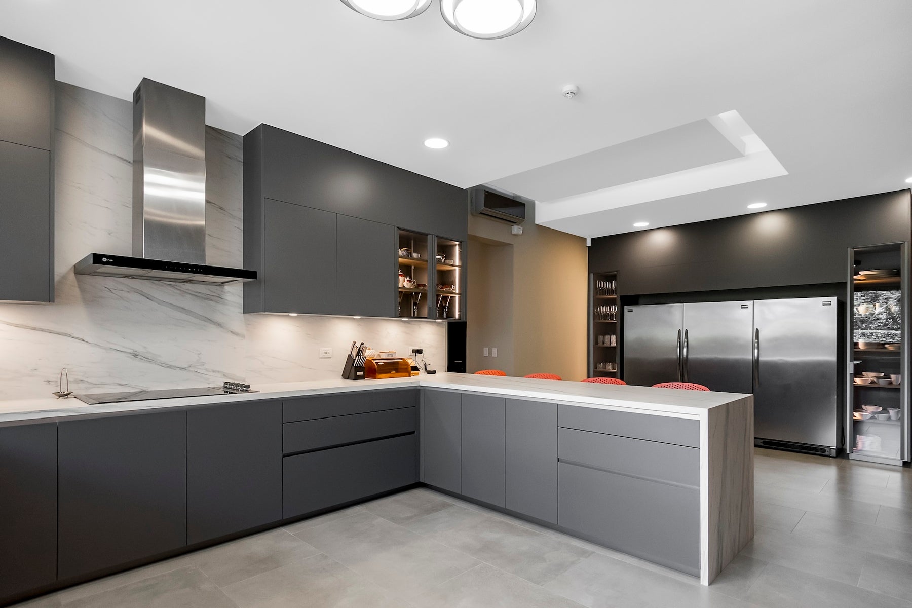 Single Level Luxury Estate — photo 14 of 19